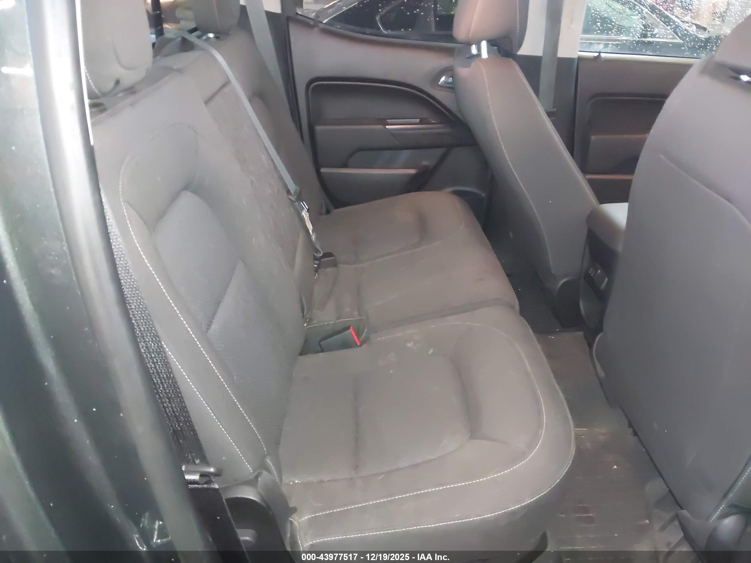 CHEVROLET COLORADO image 8