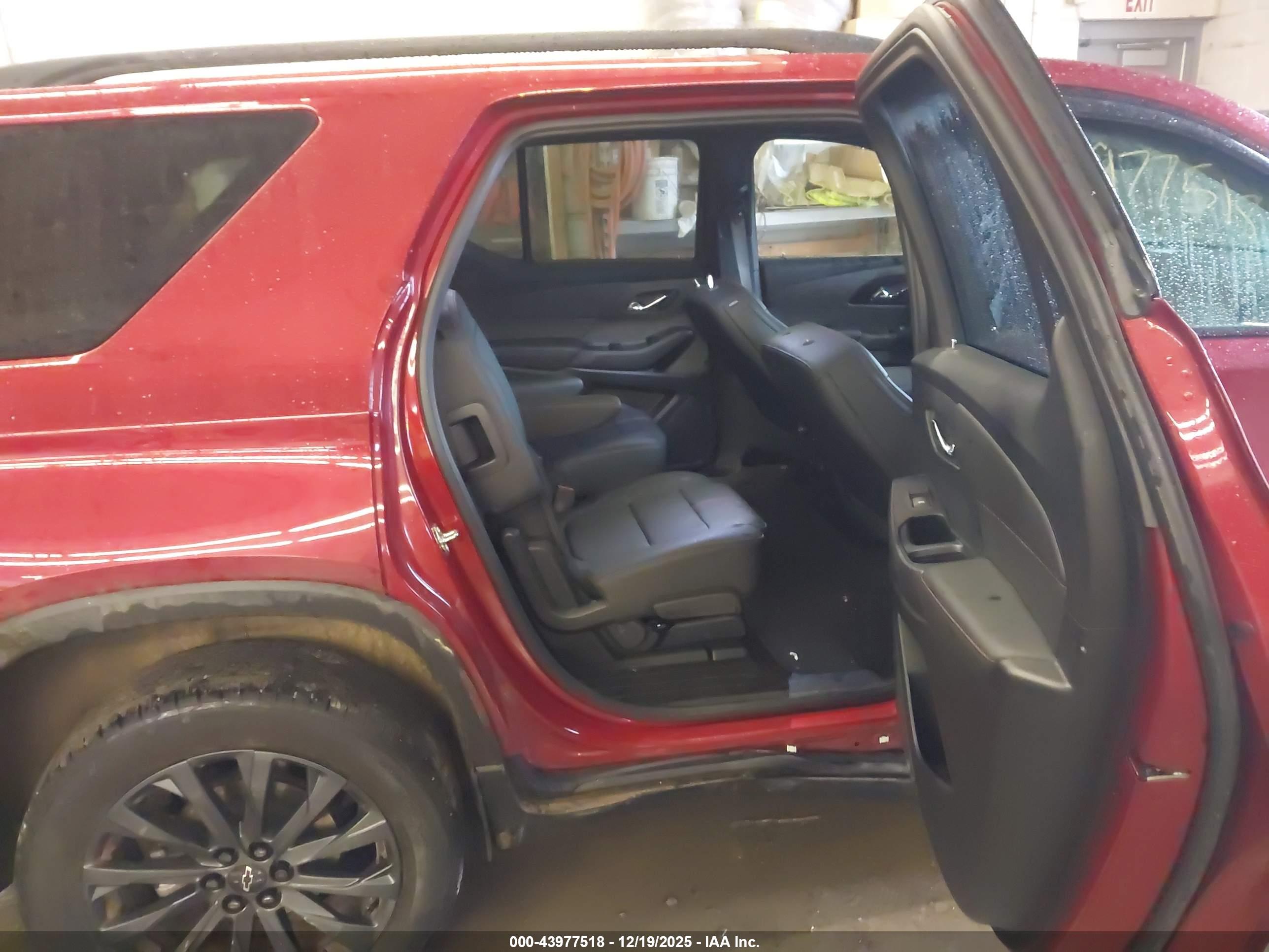 CHEVROLET TRAVERSE image 8