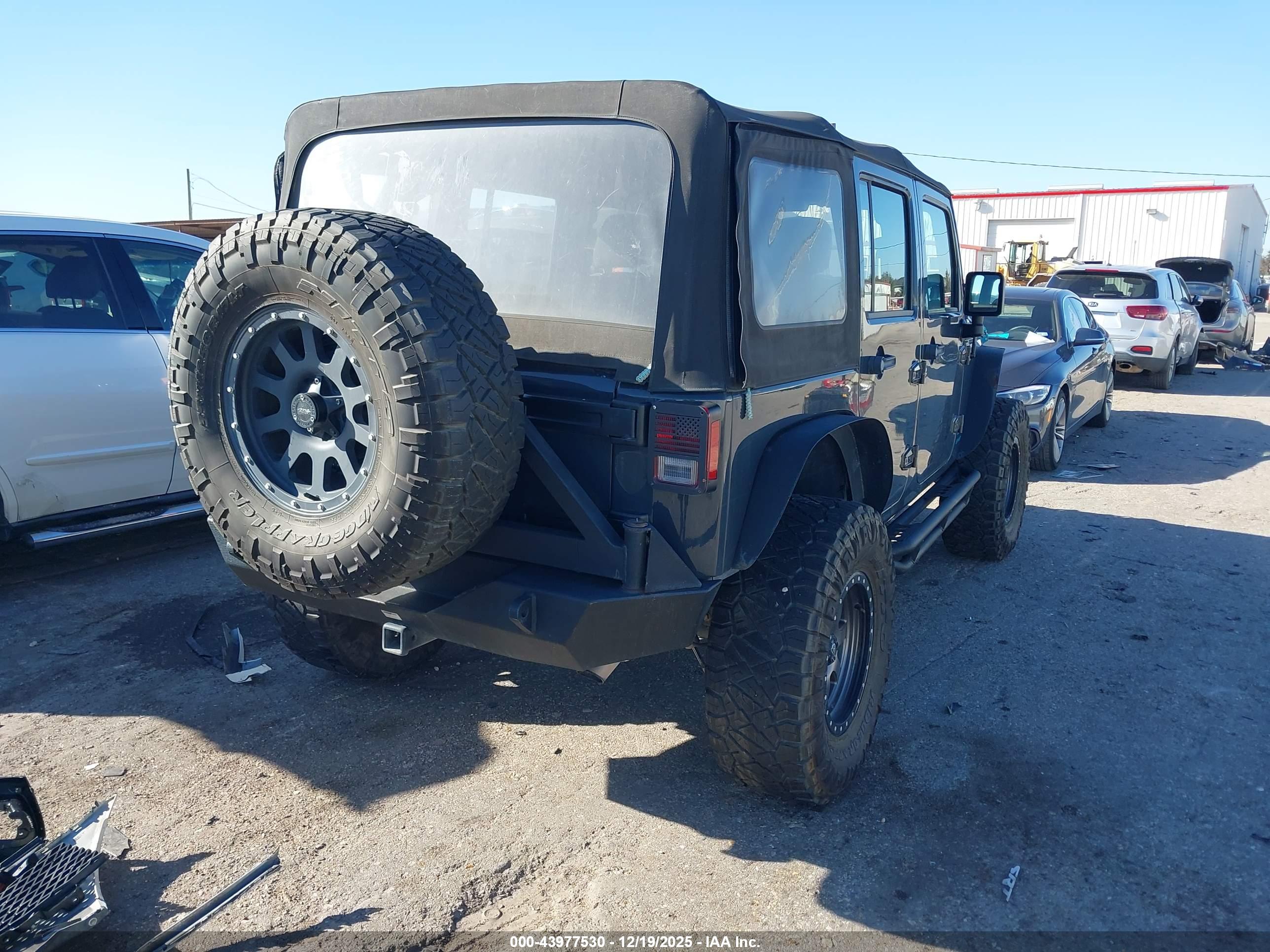 JEEP WRANGLER image 4
