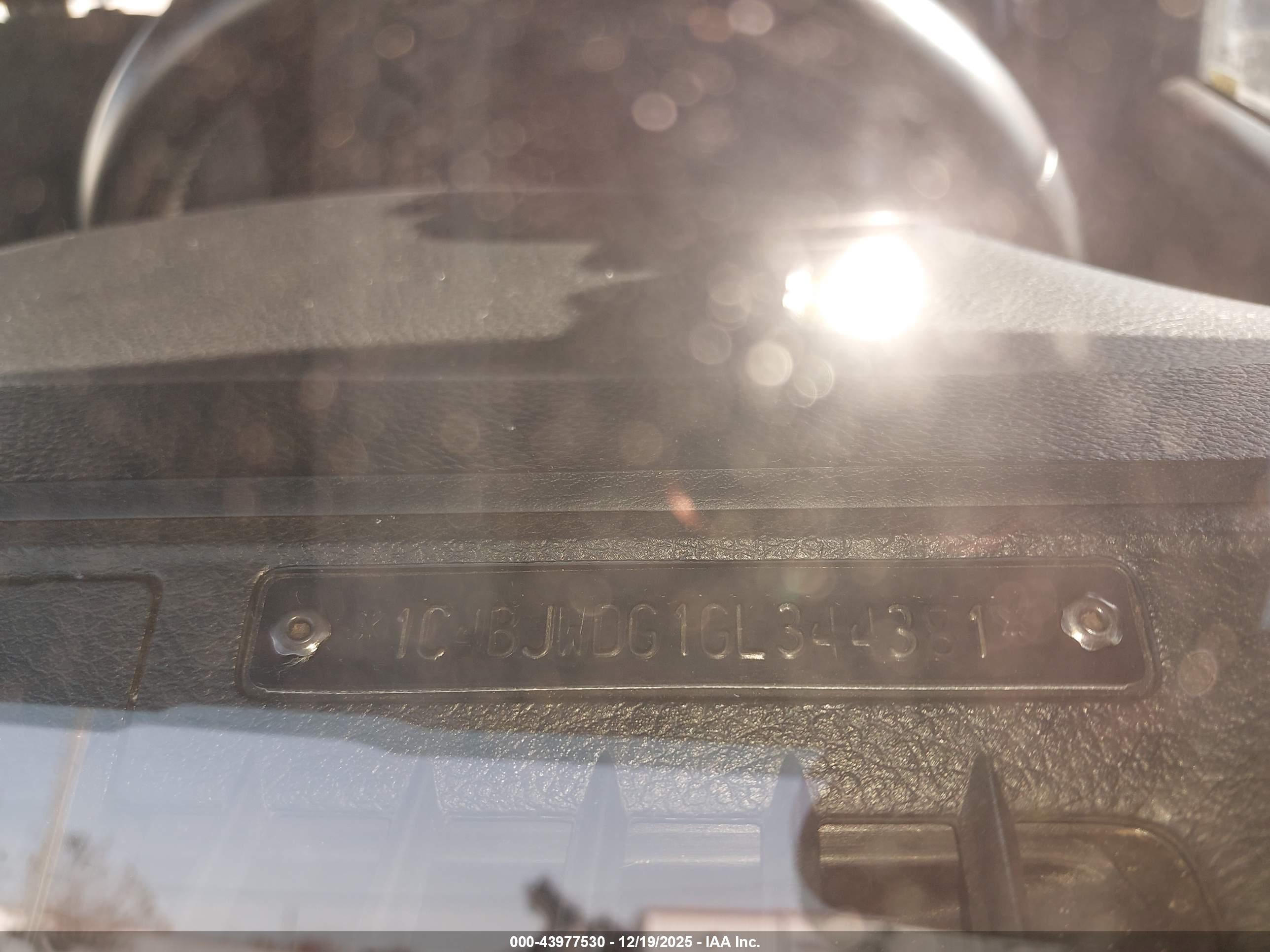 JEEP WRANGLER image 9