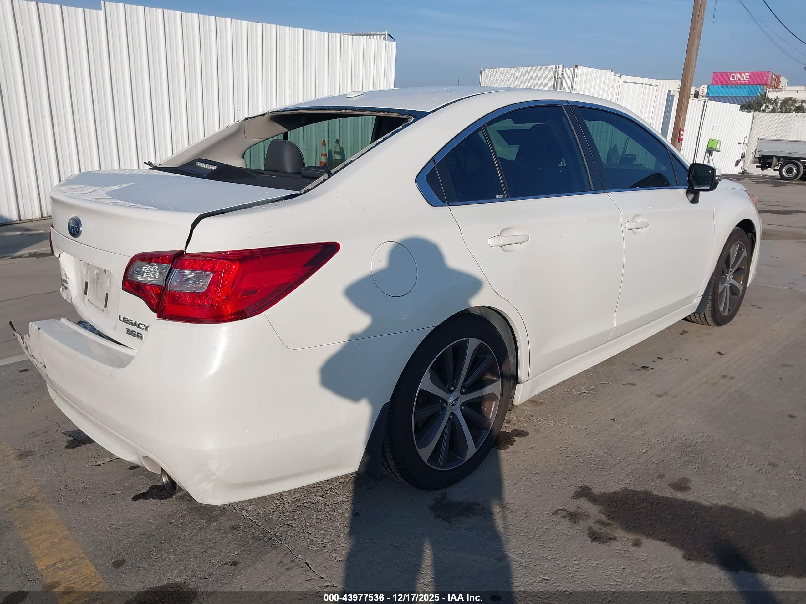 SUBARU LEGACY image 4