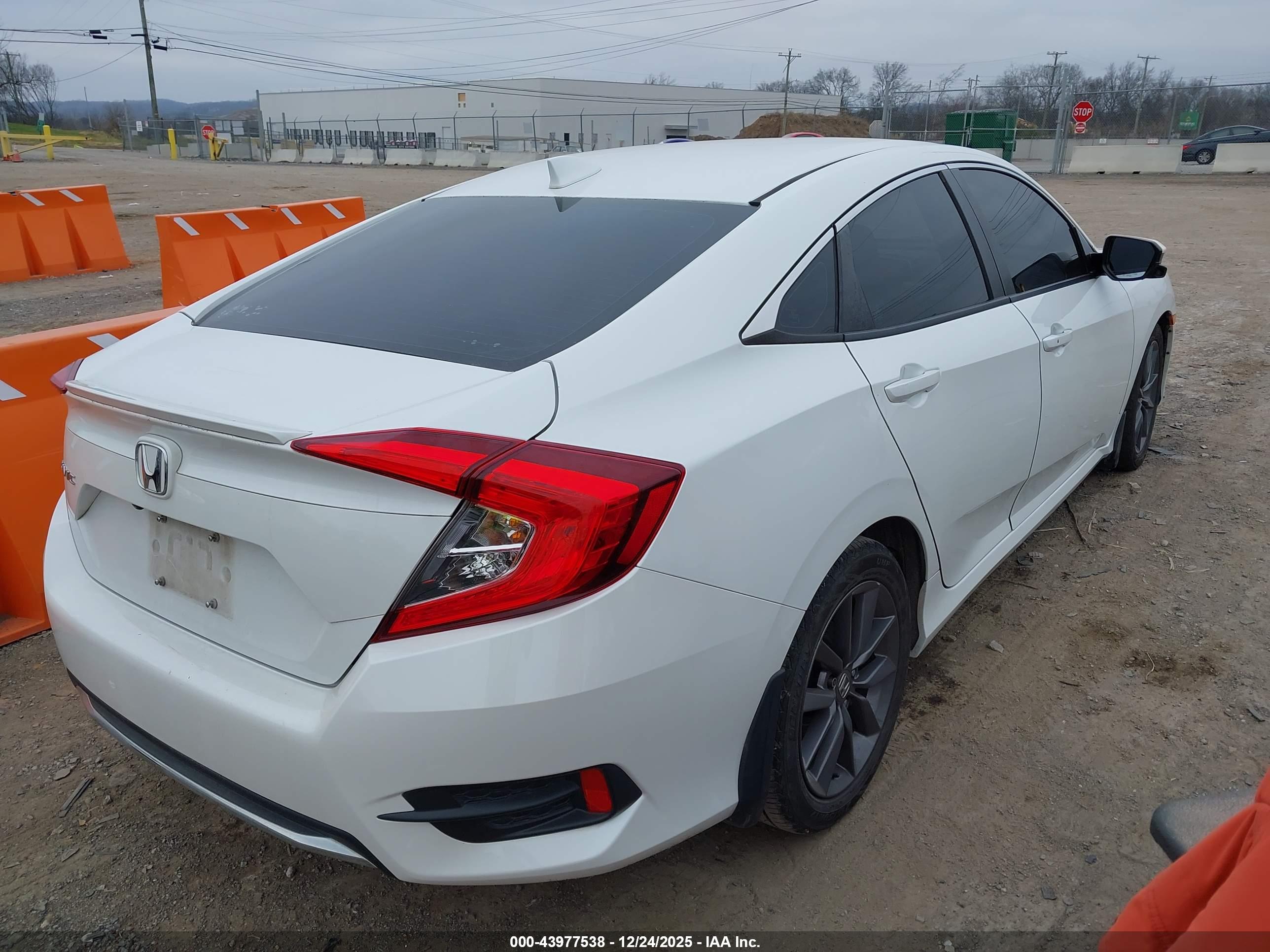 HONDA CIVIC image 4