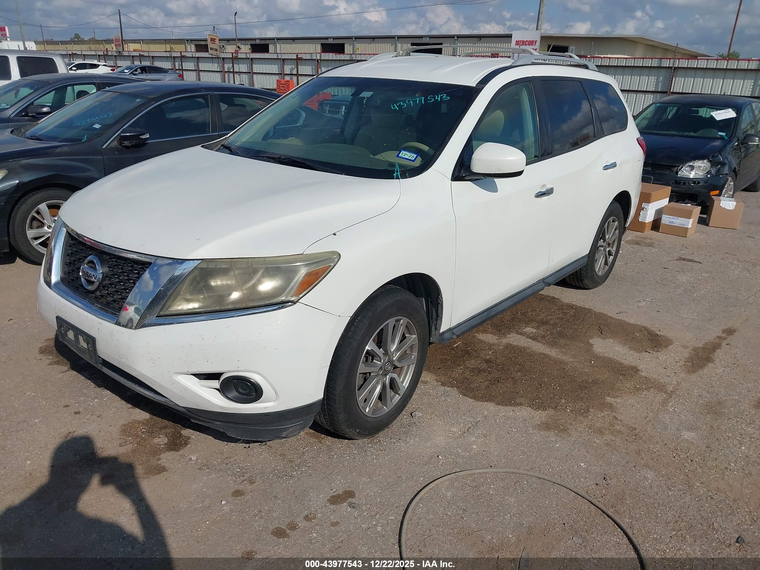 NISSAN PATHFINDER image 2