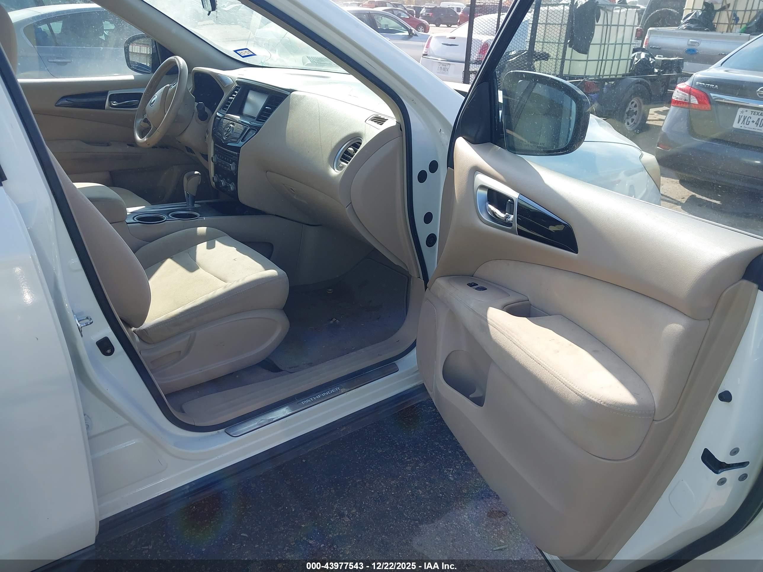 NISSAN PATHFINDER image 5