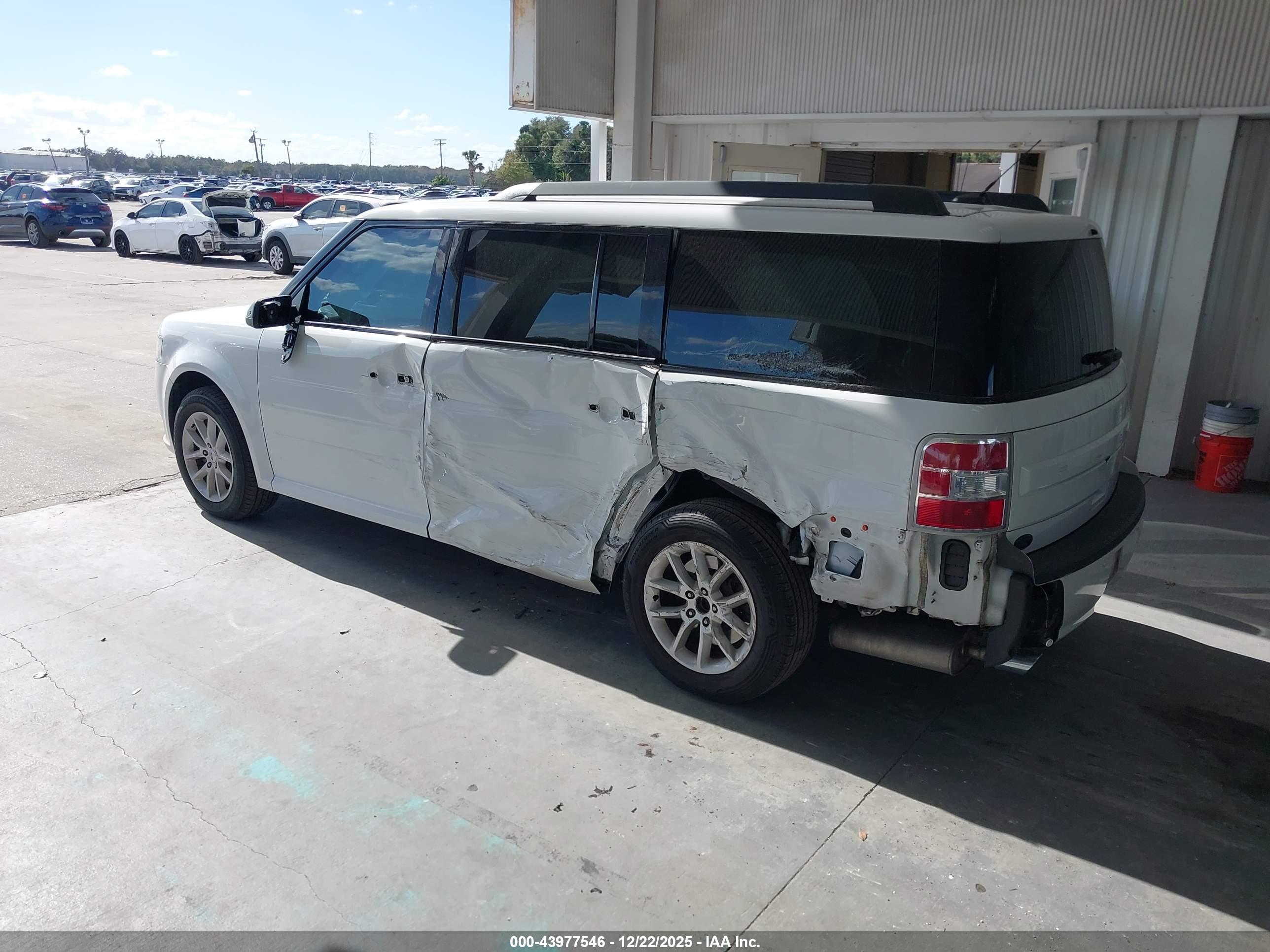 FORD FLEX image 3