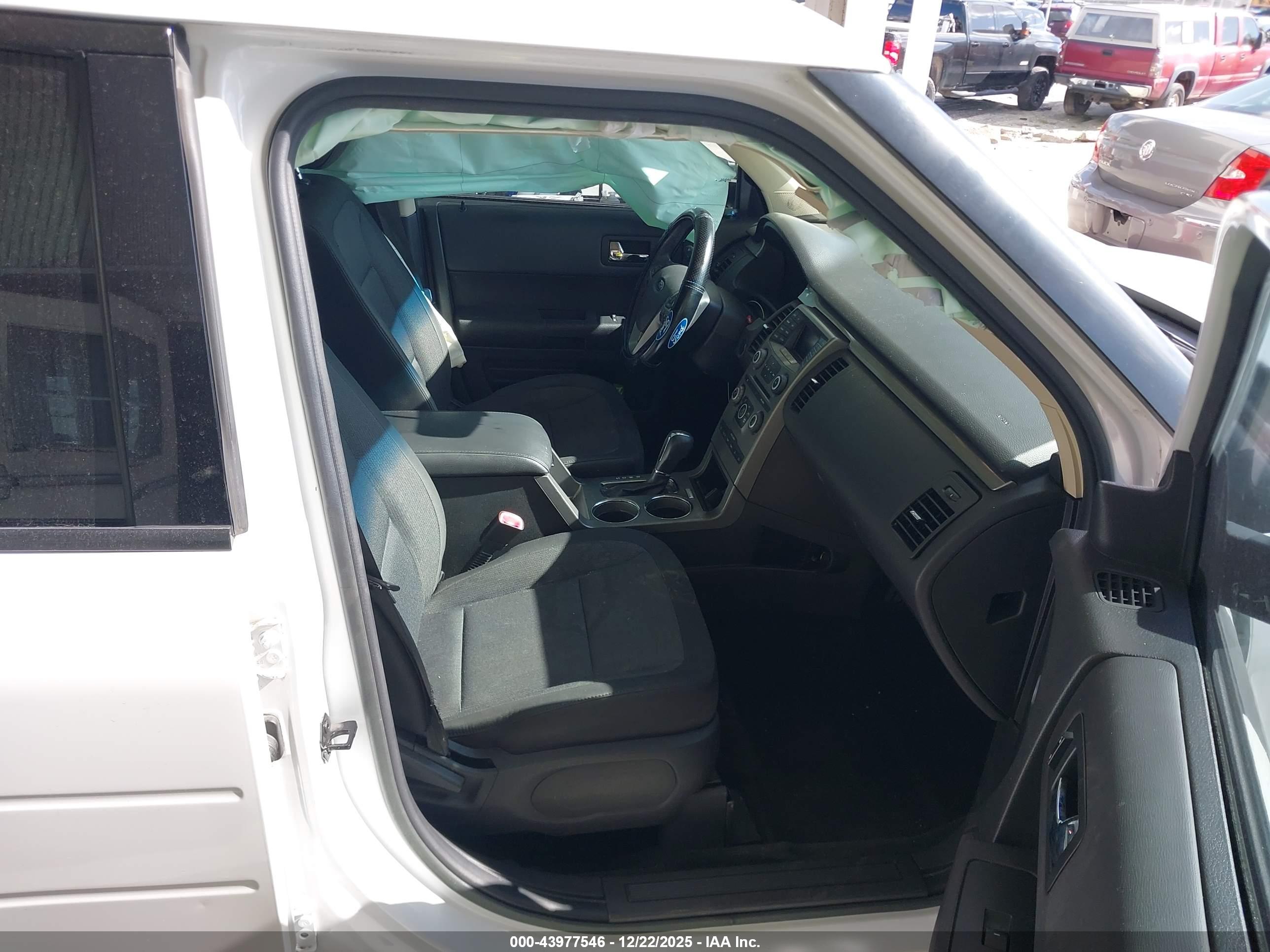 FORD FLEX image 5