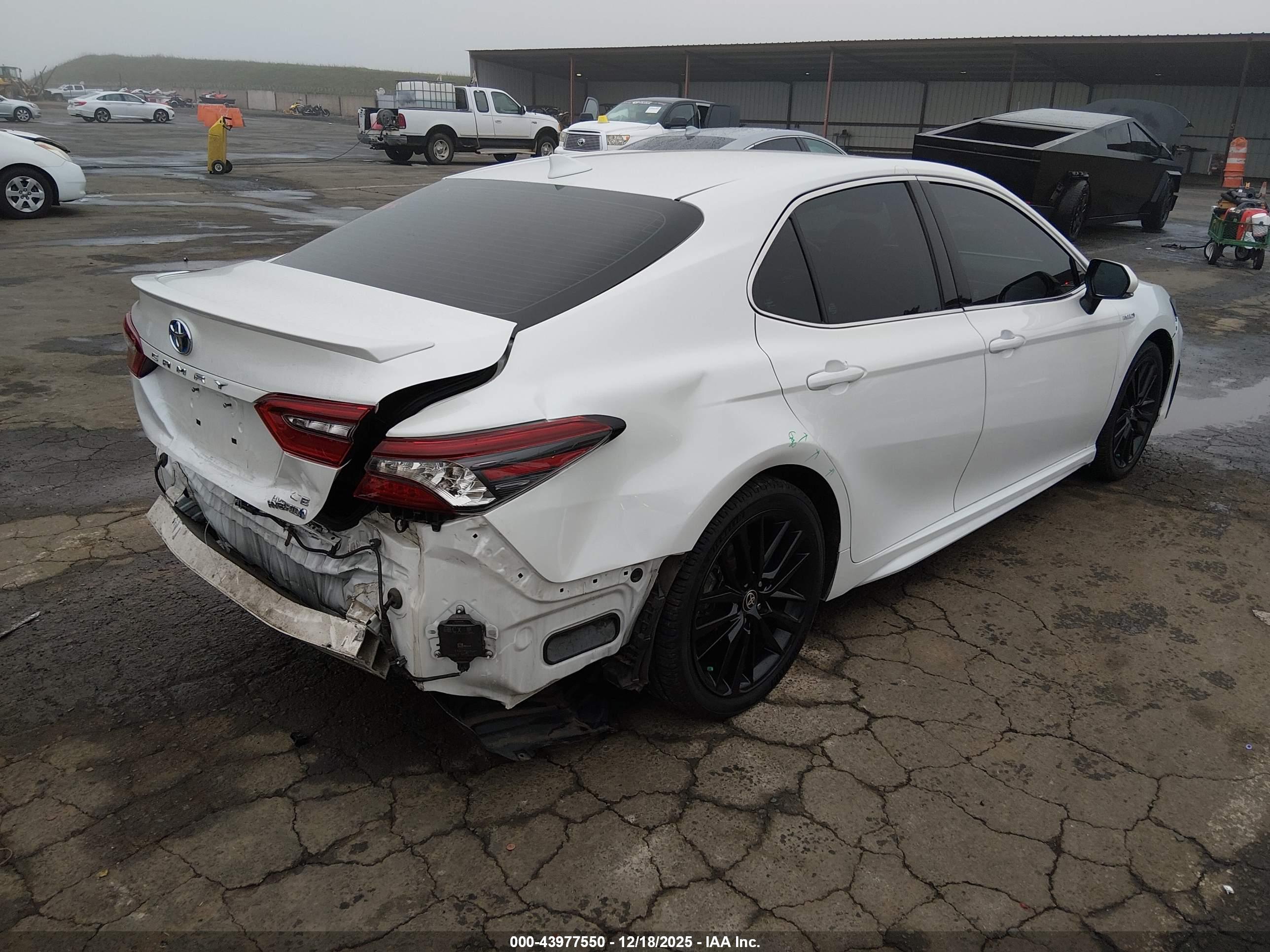 TOYOTA CAMRY image 4