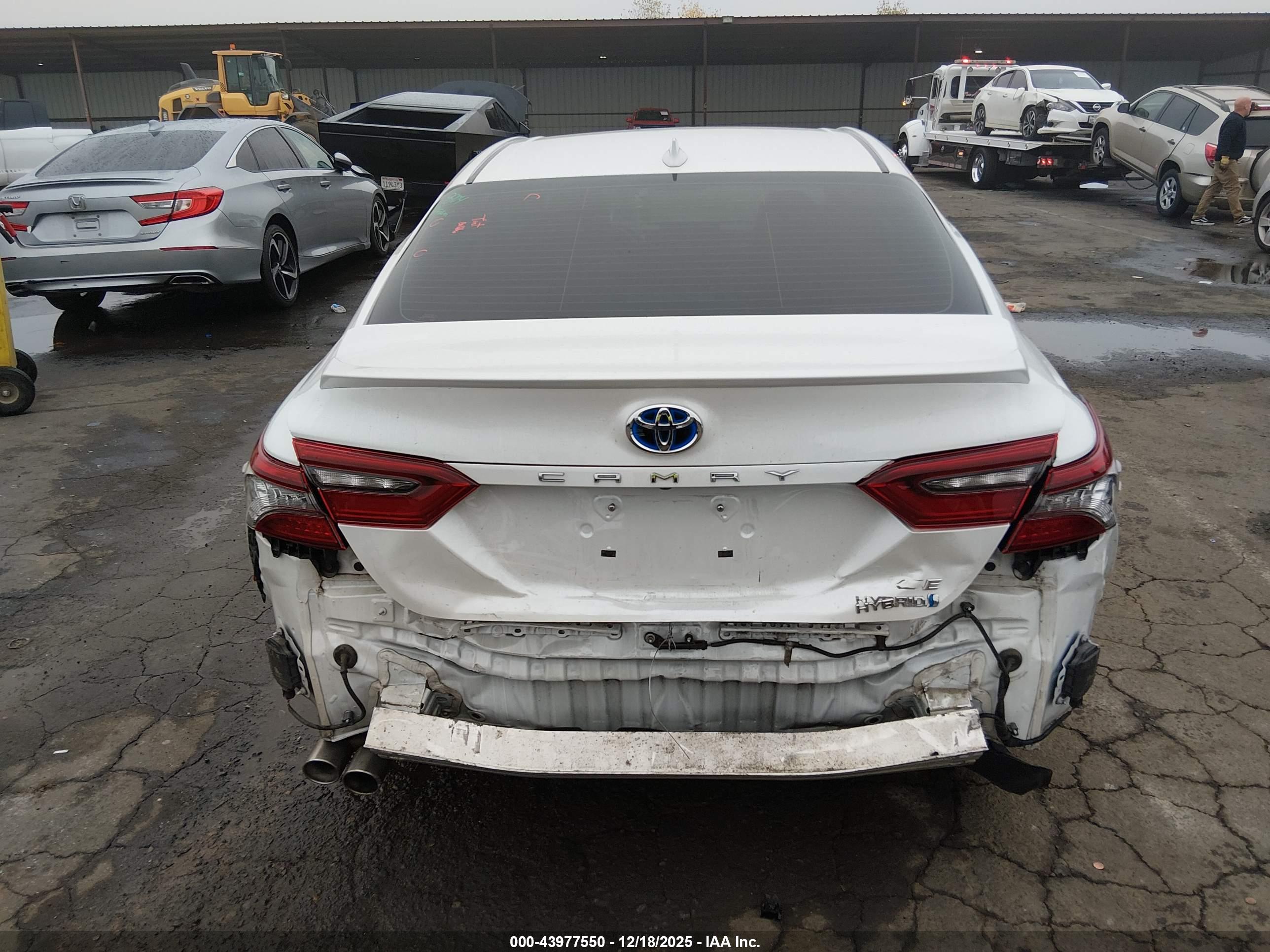 TOYOTA CAMRY image 6