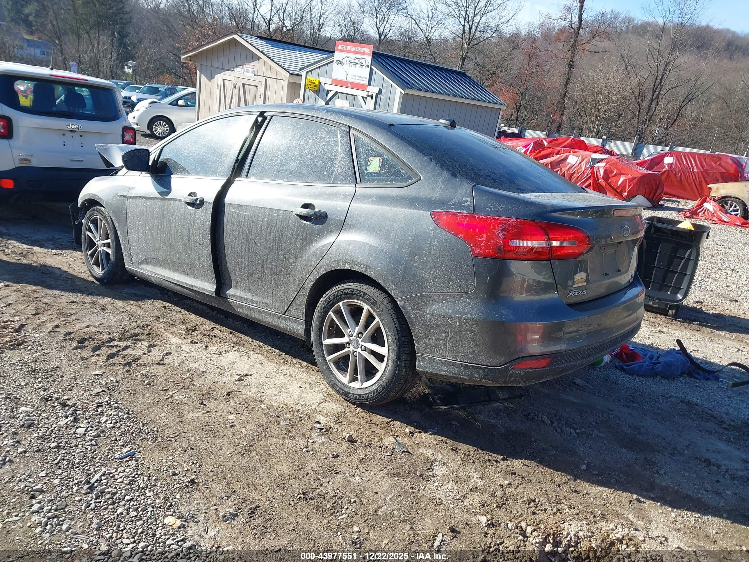 FORD FOCUS image 3