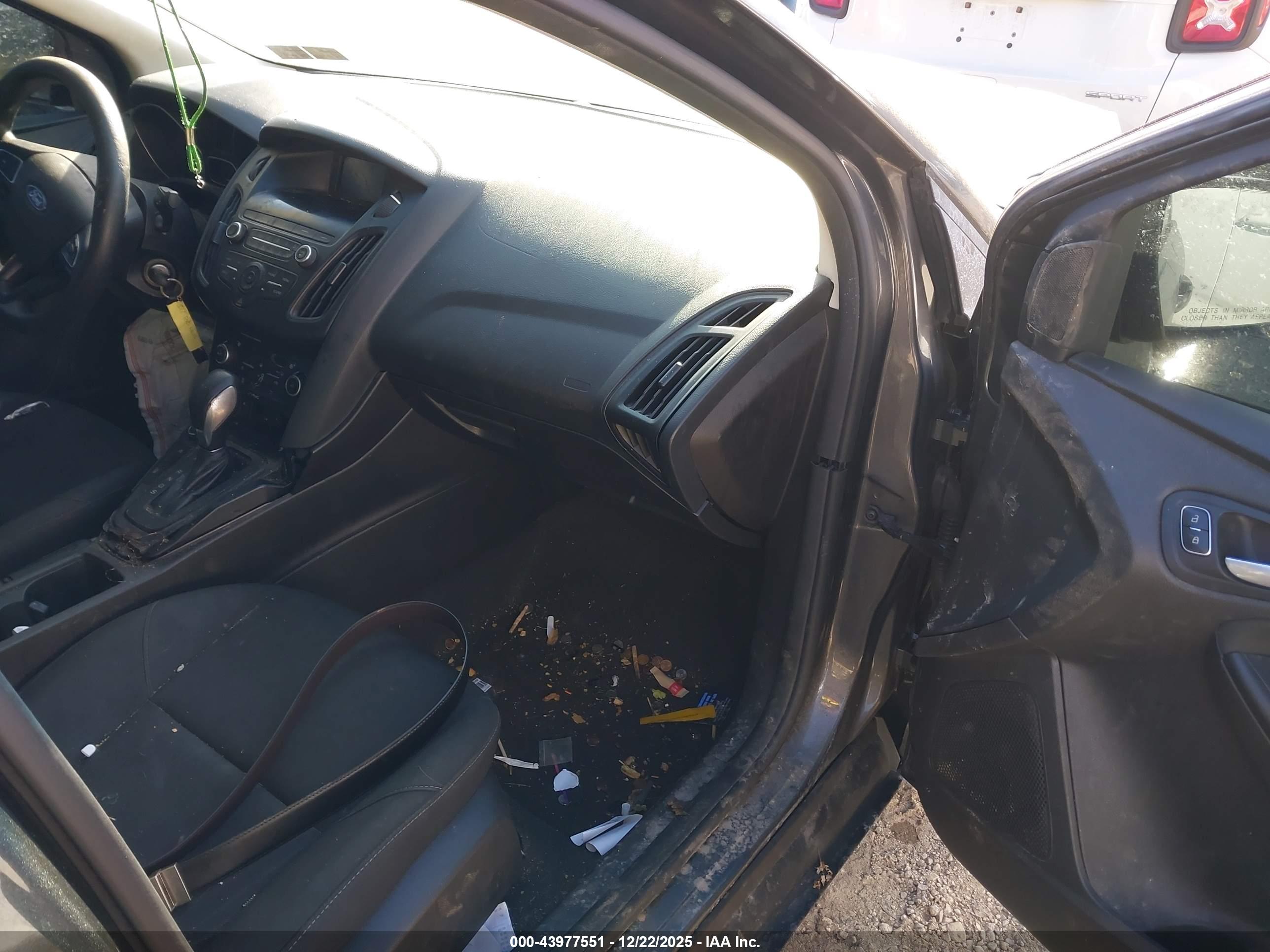FORD FOCUS image 5