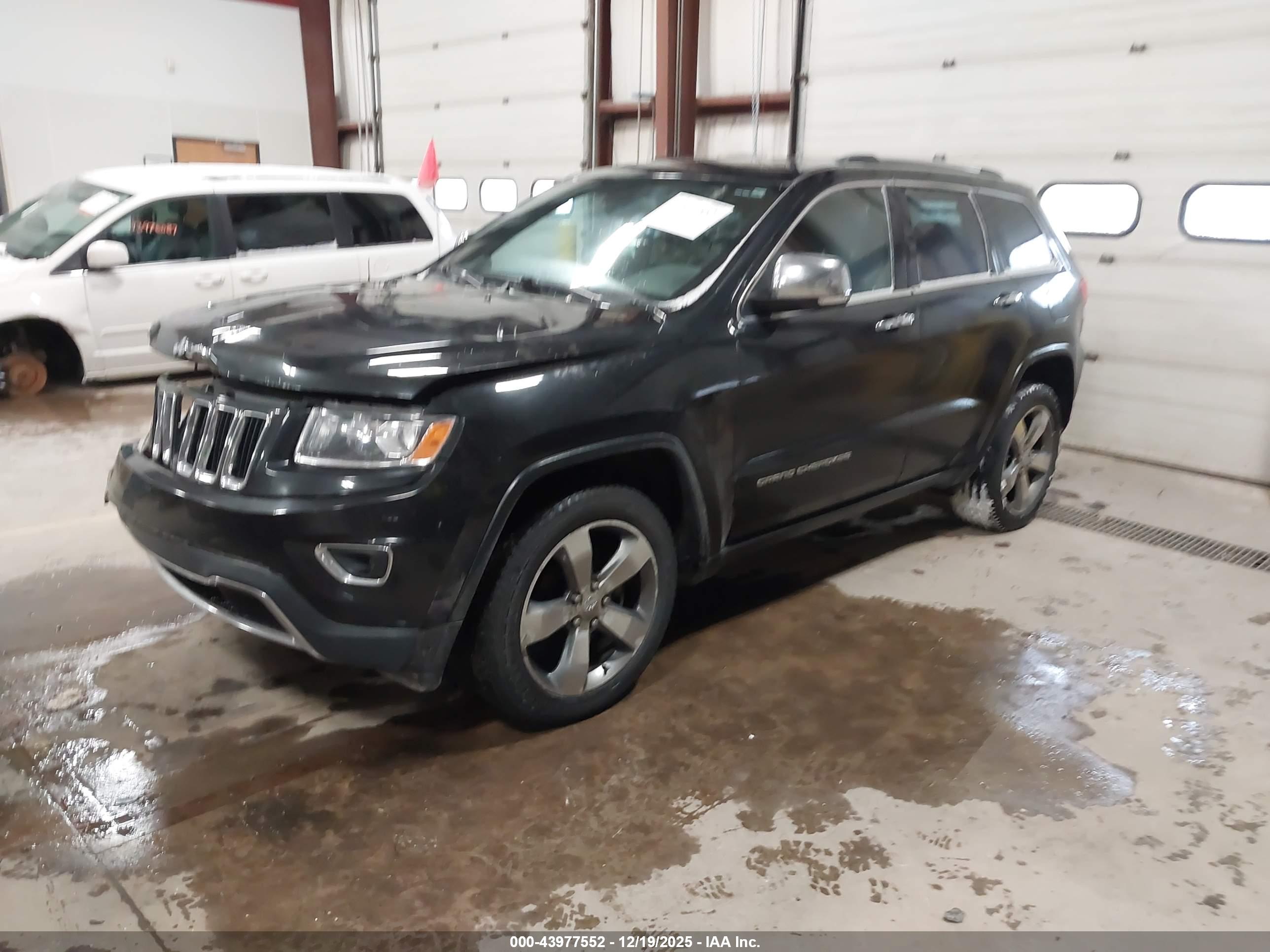 JEEP GRAND image 2