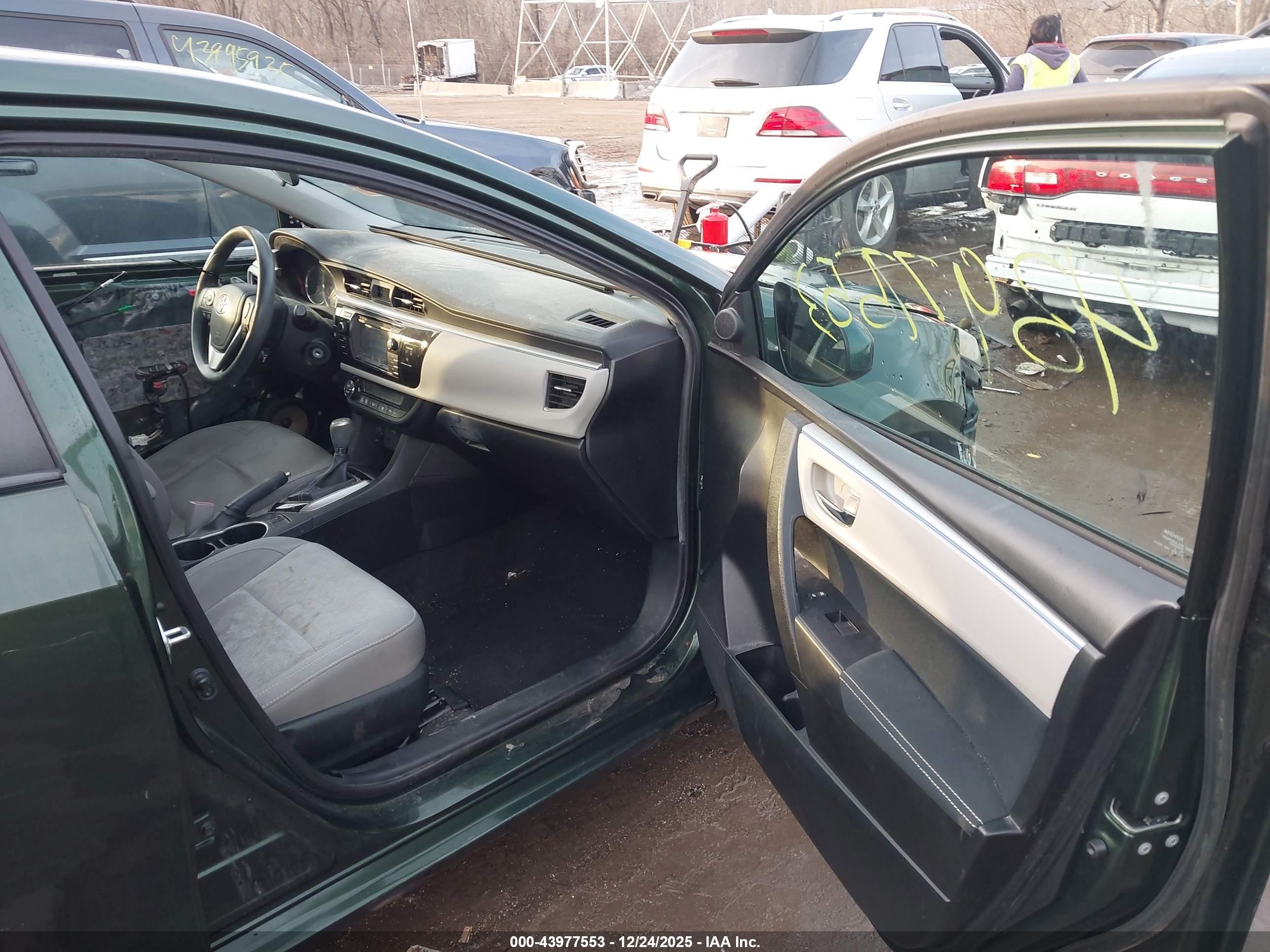 TOYOTA COROLLA image 5