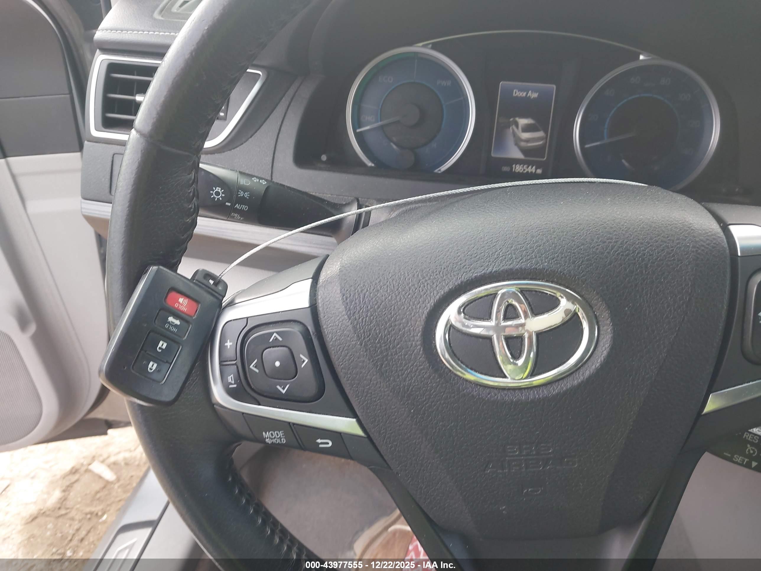 TOYOTA CAMRY image 11