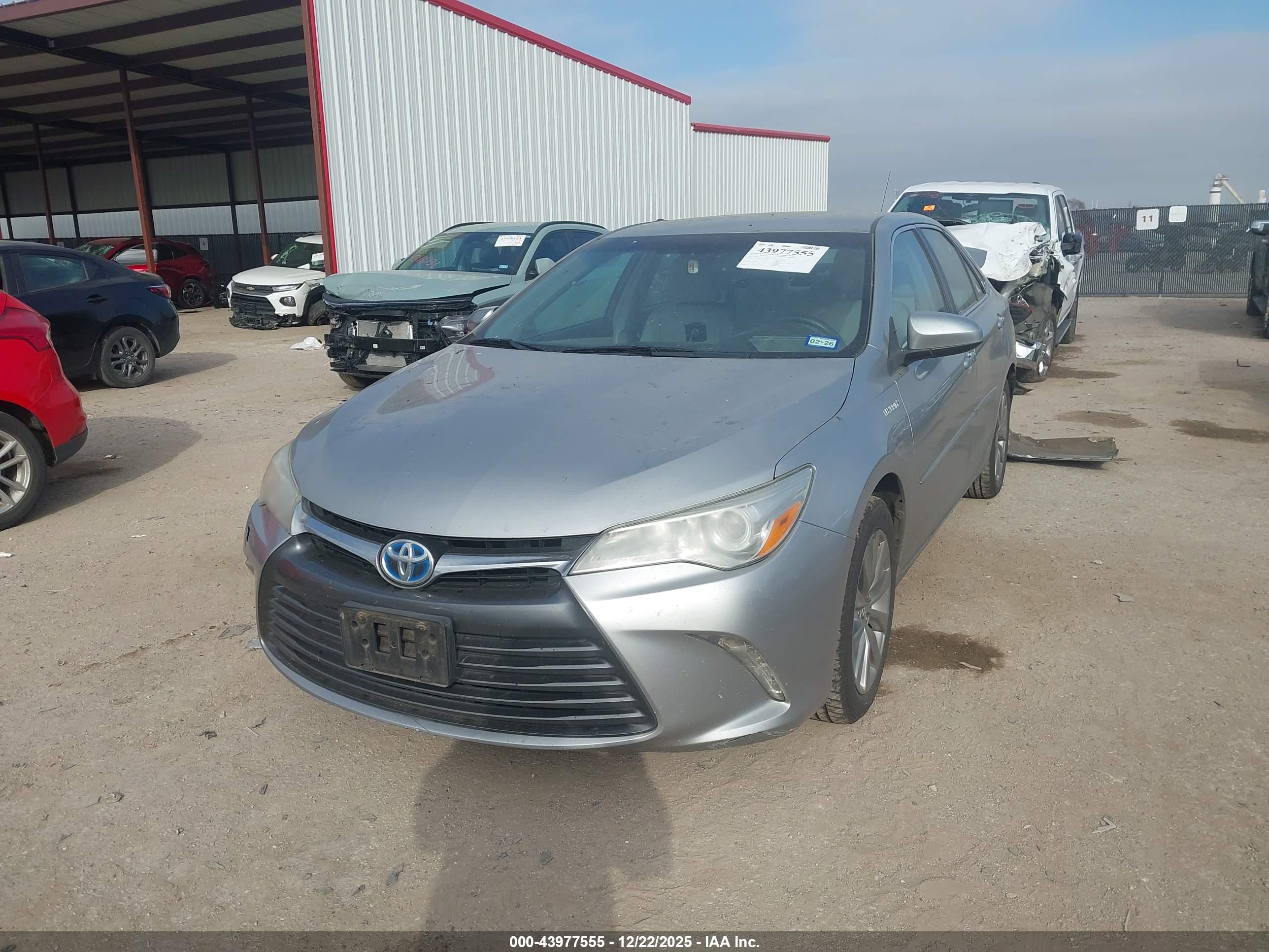 TOYOTA CAMRY image 2