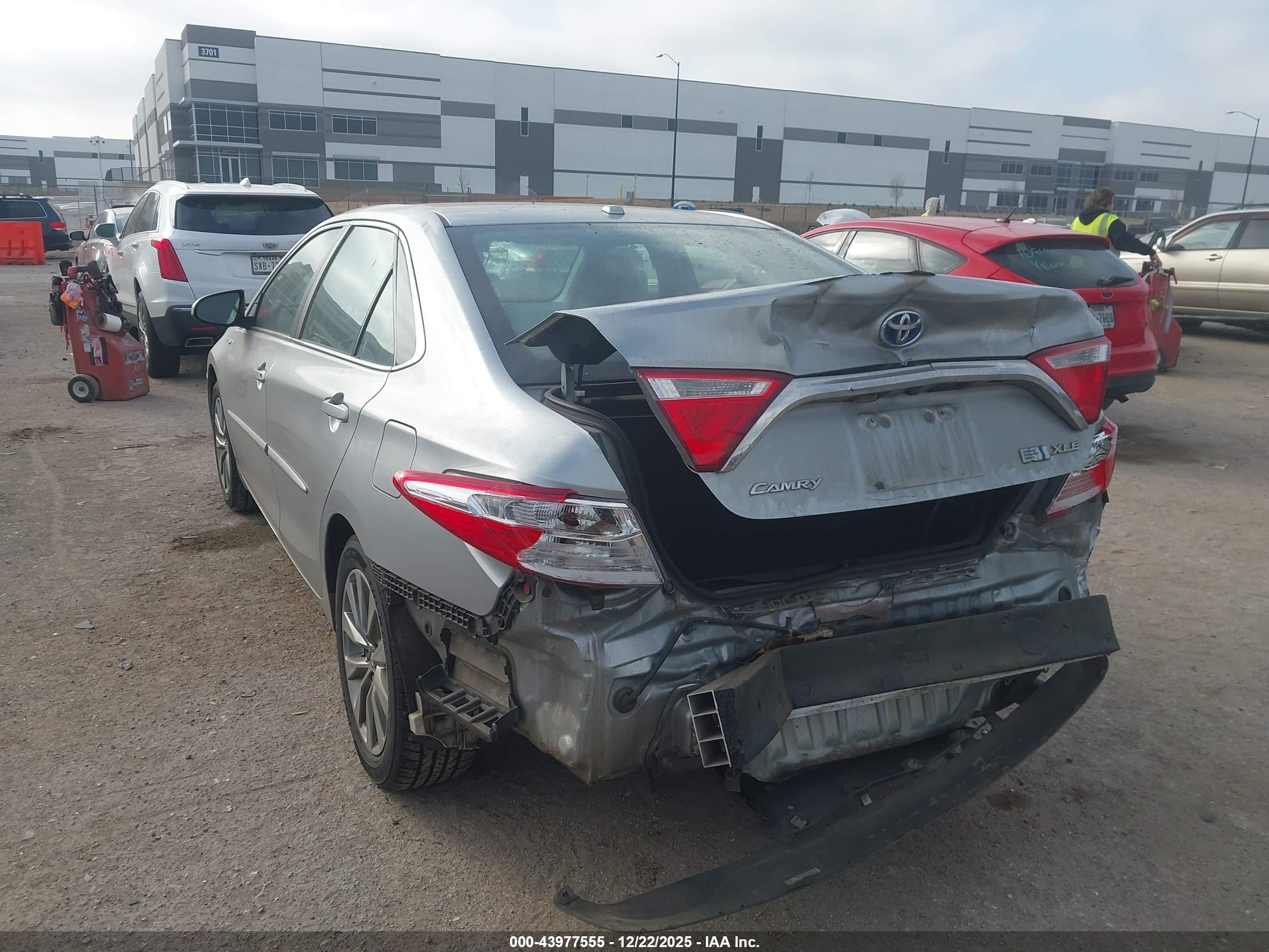 TOYOTA CAMRY image 3