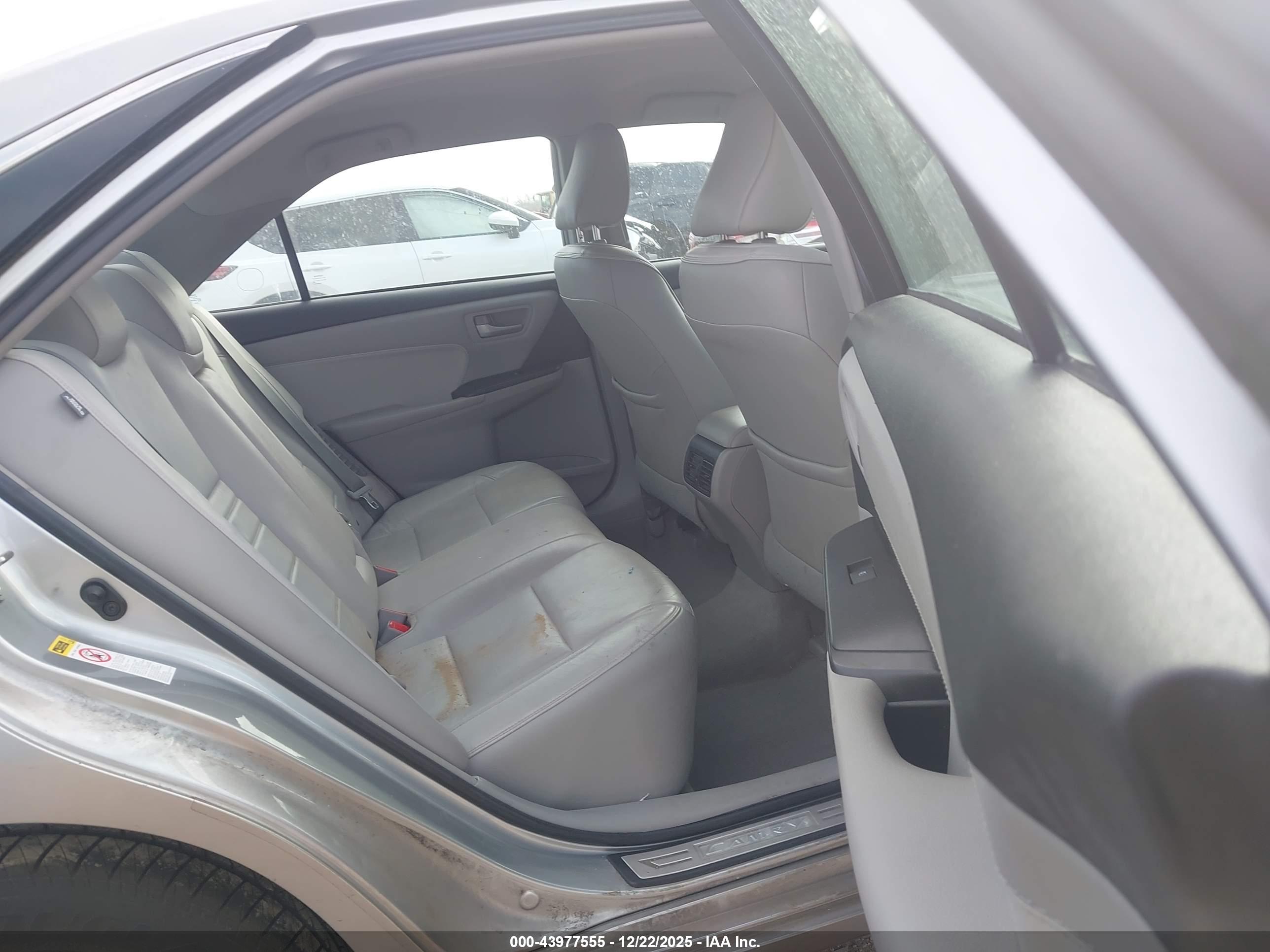 TOYOTA CAMRY image 8