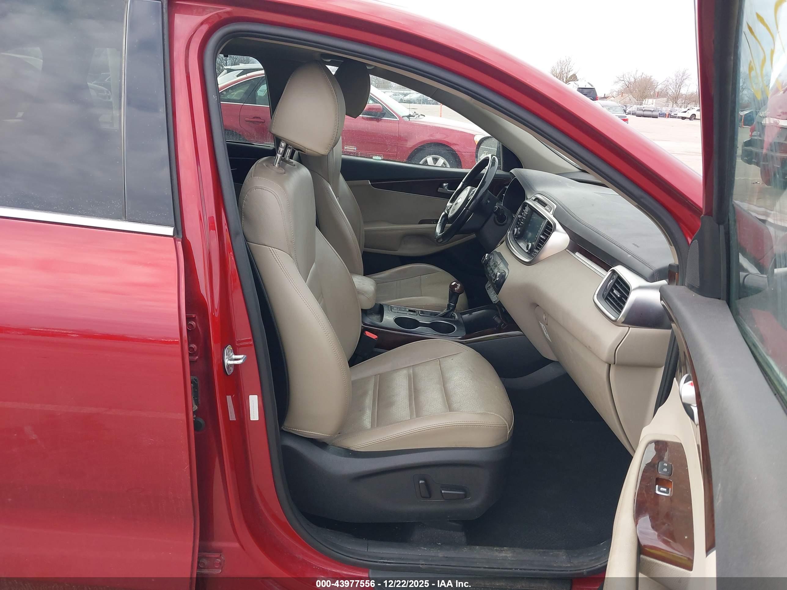 KIA SORENTO image 5
