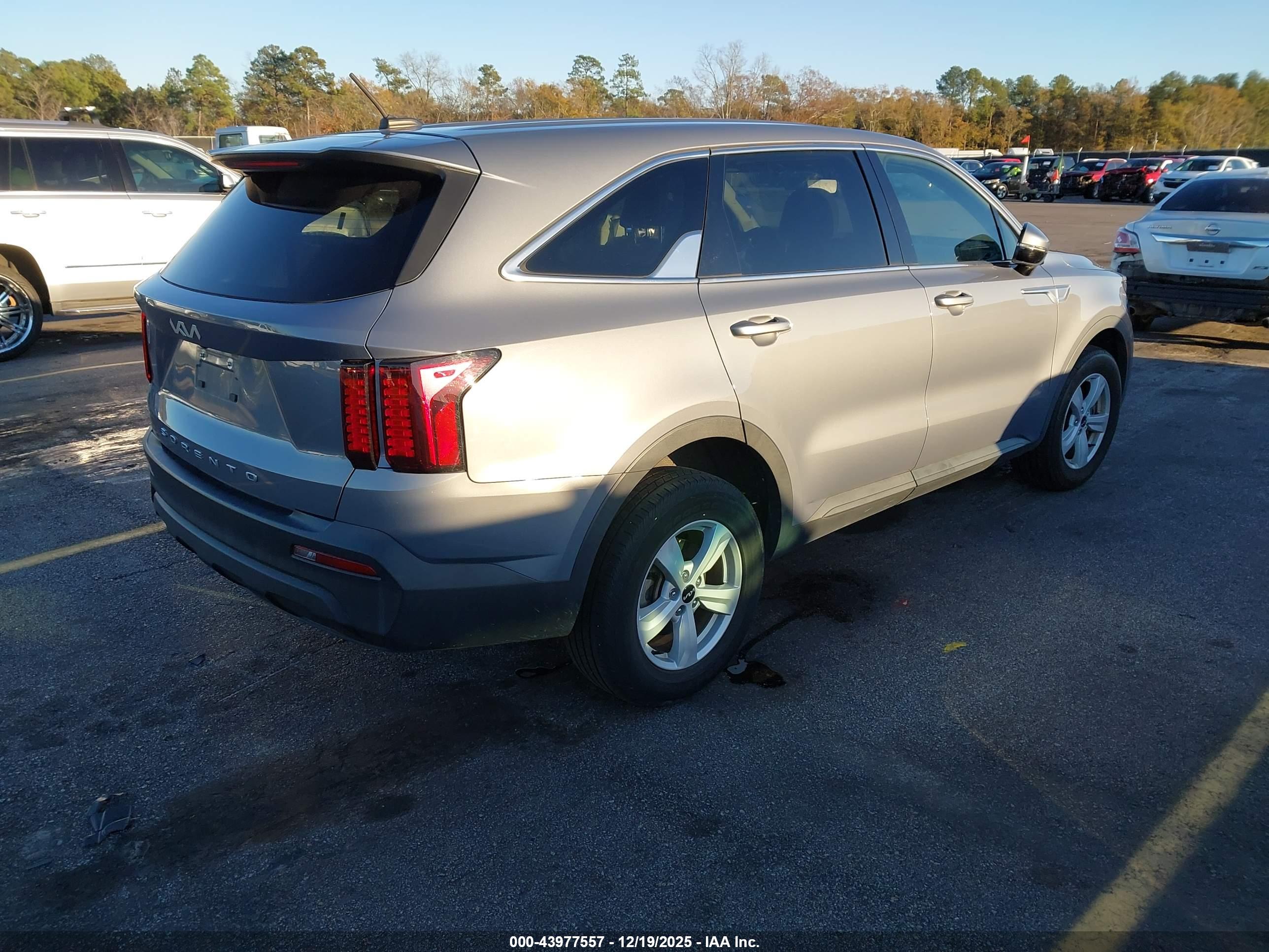 KIA SORENTO image 4