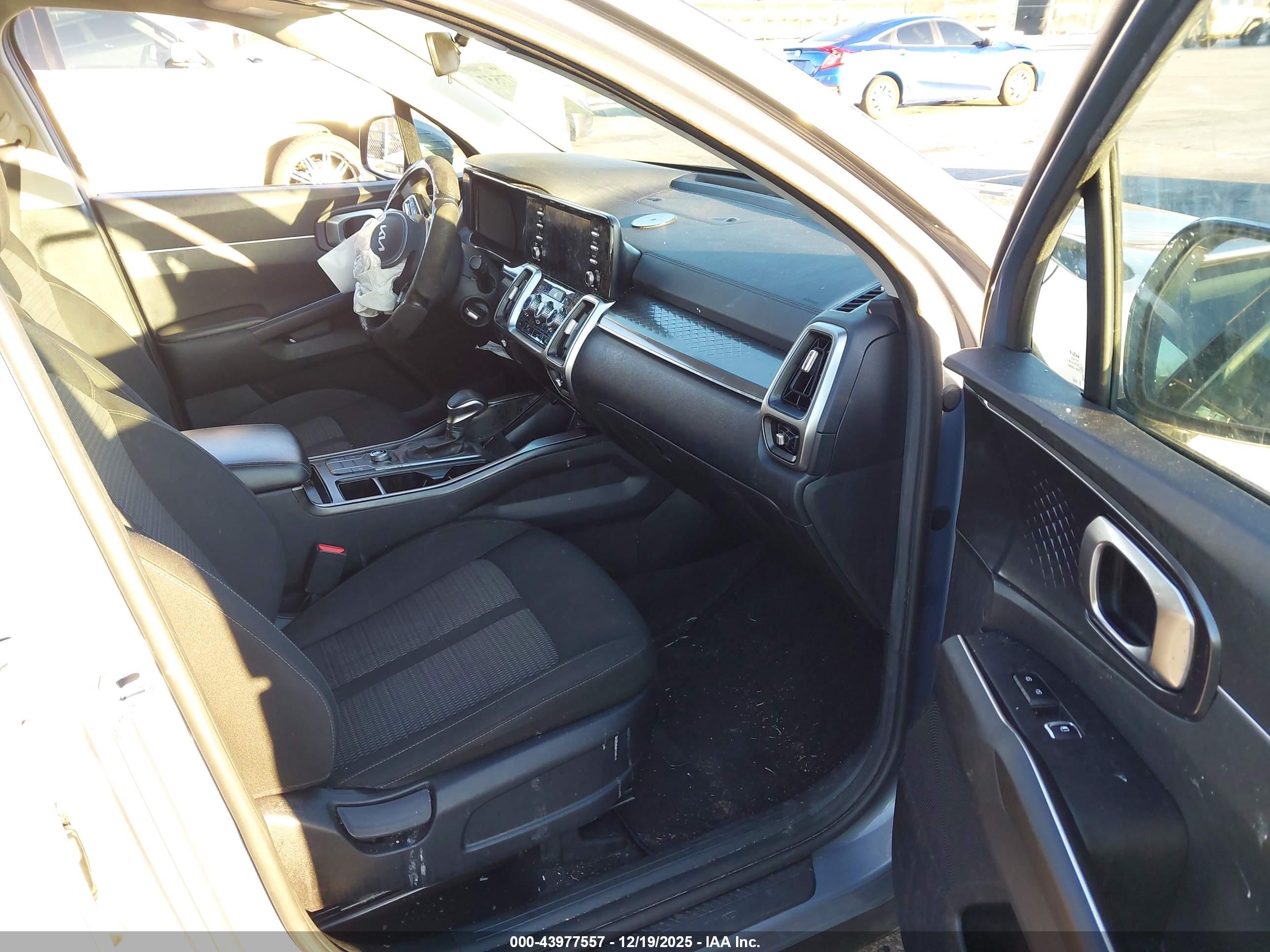 KIA SORENTO image 5
