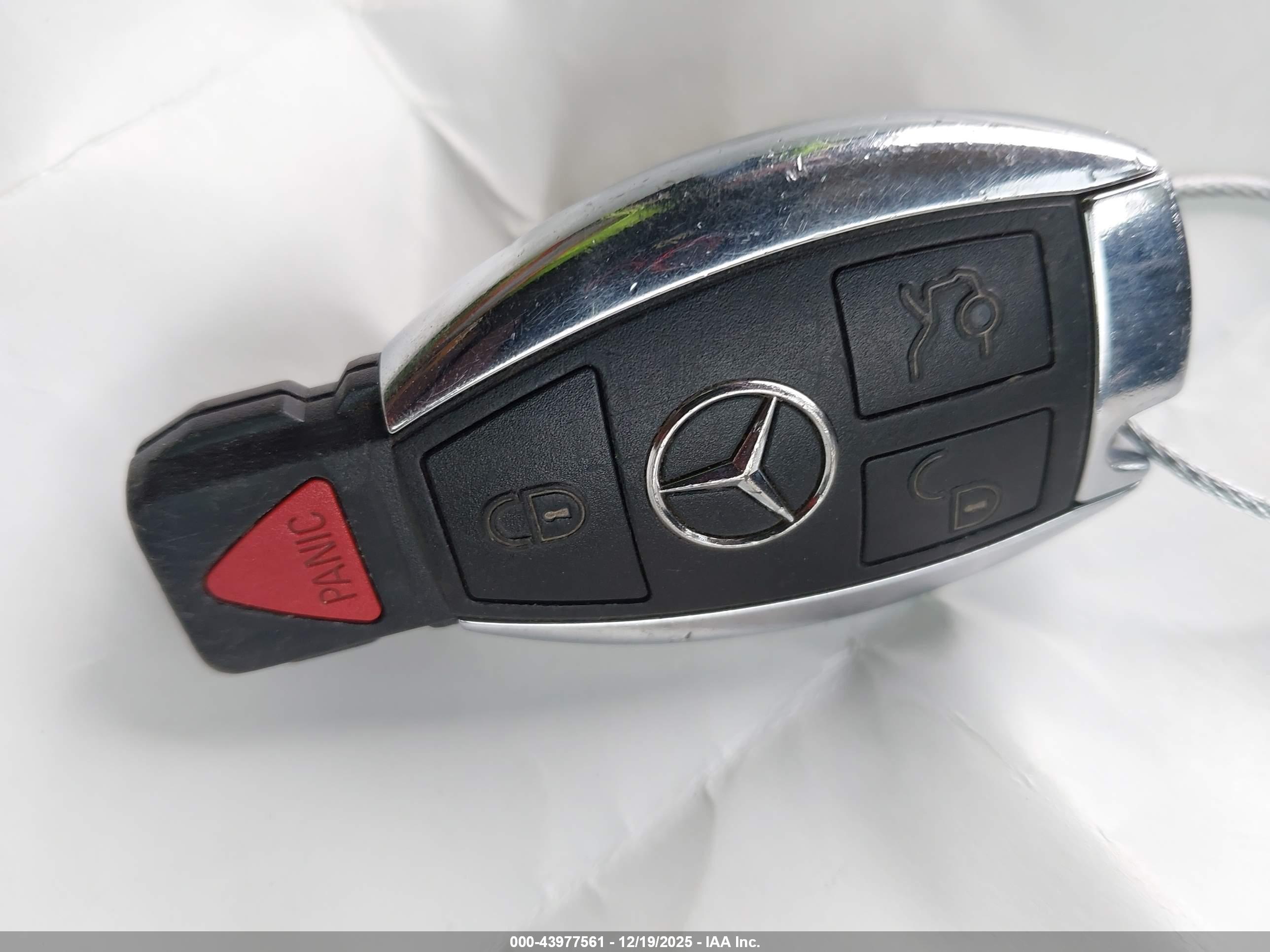 MERCEDES-BENZ C-CLASS image 11