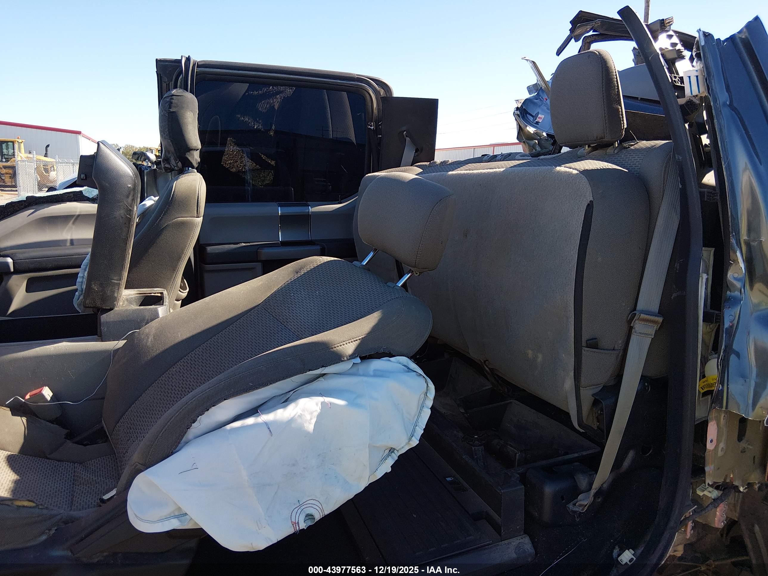 FORD F-250 image 8