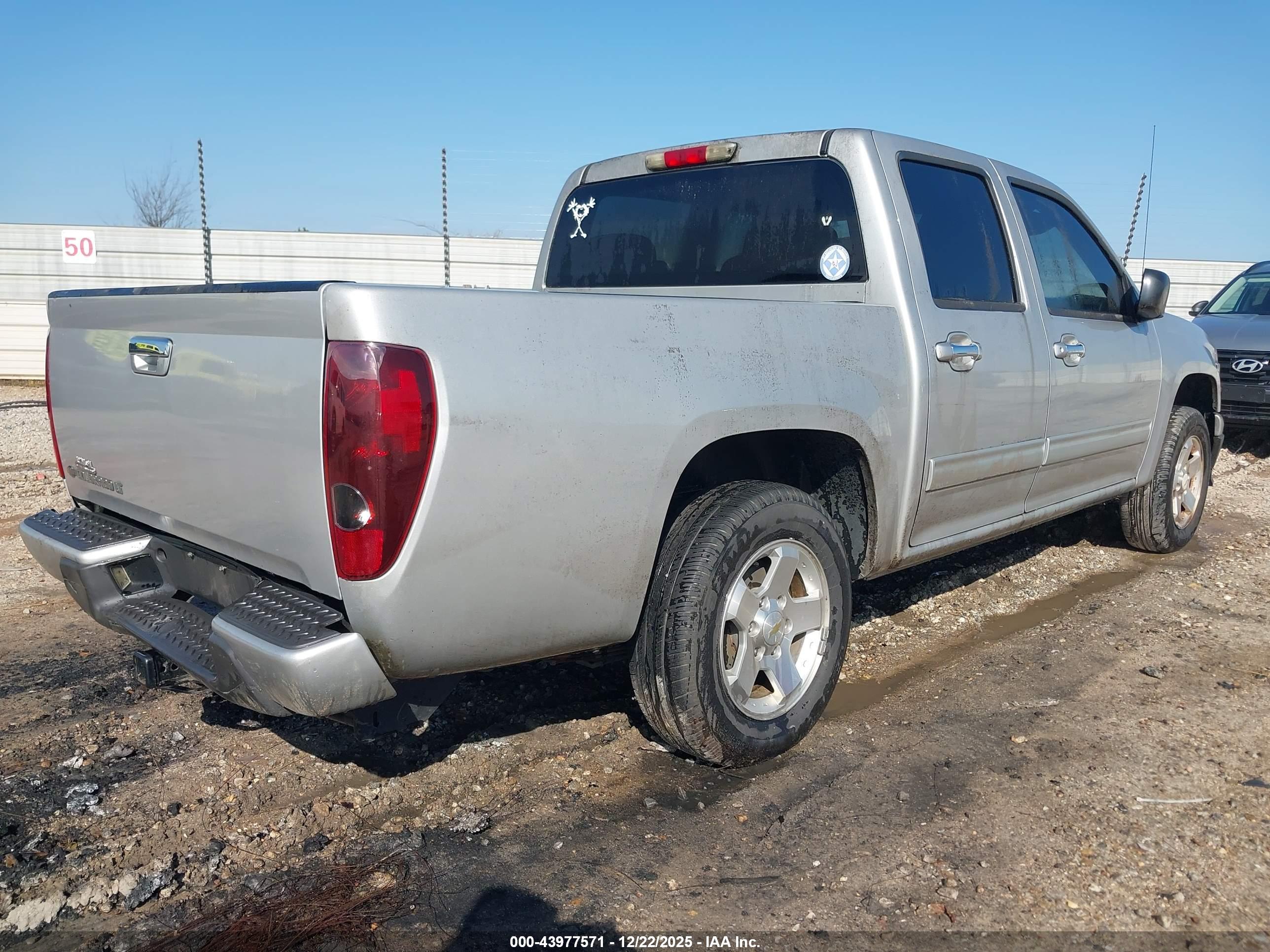 CHEVROLET COLORADO image 4