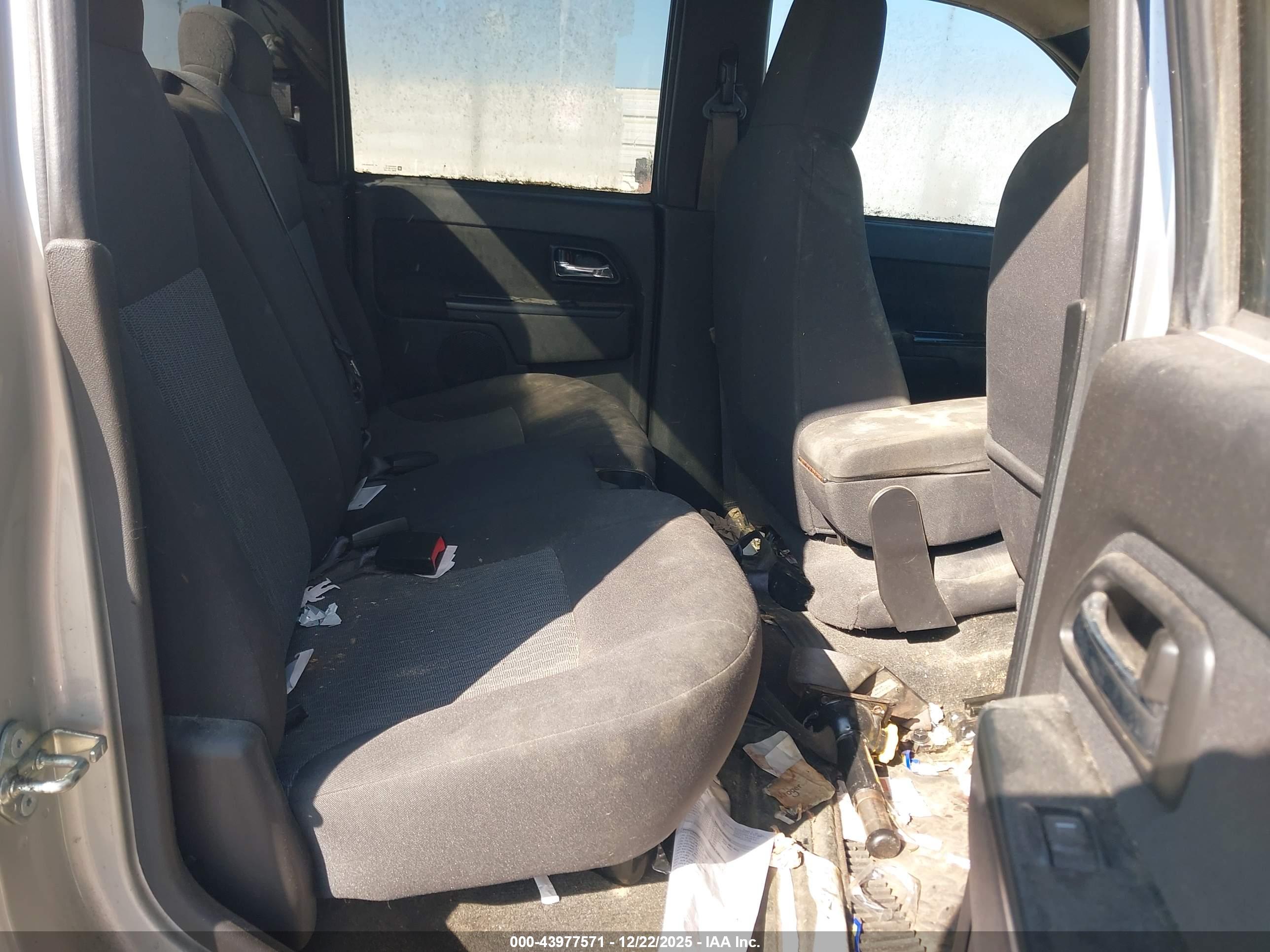 CHEVROLET COLORADO image 8