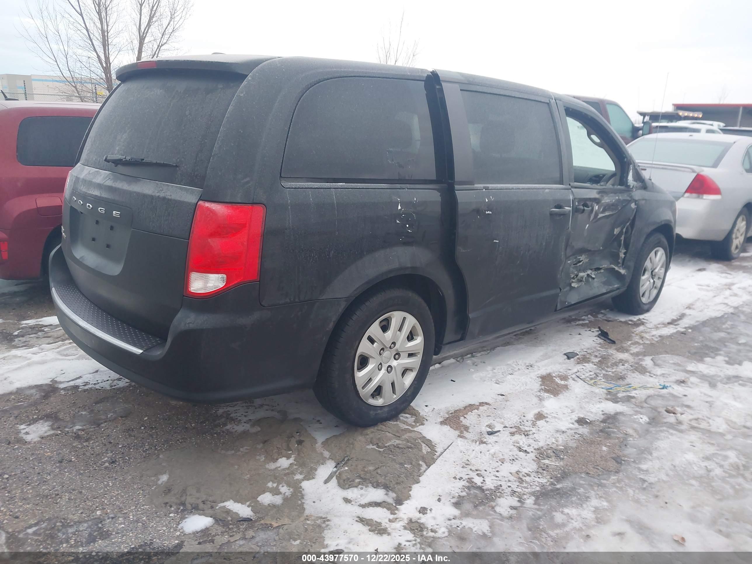DODGE GRAND image 4