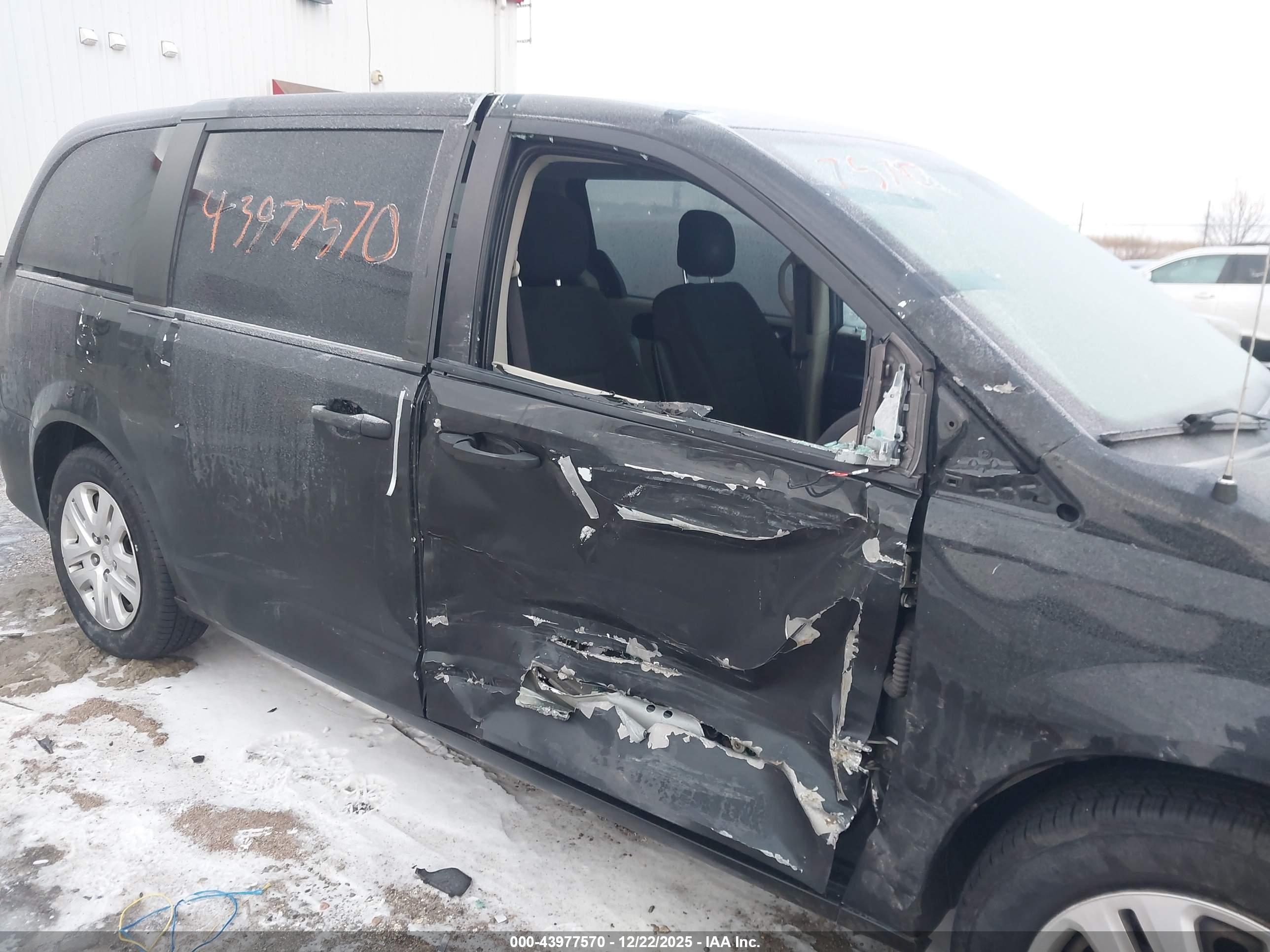 DODGE GRAND image 6