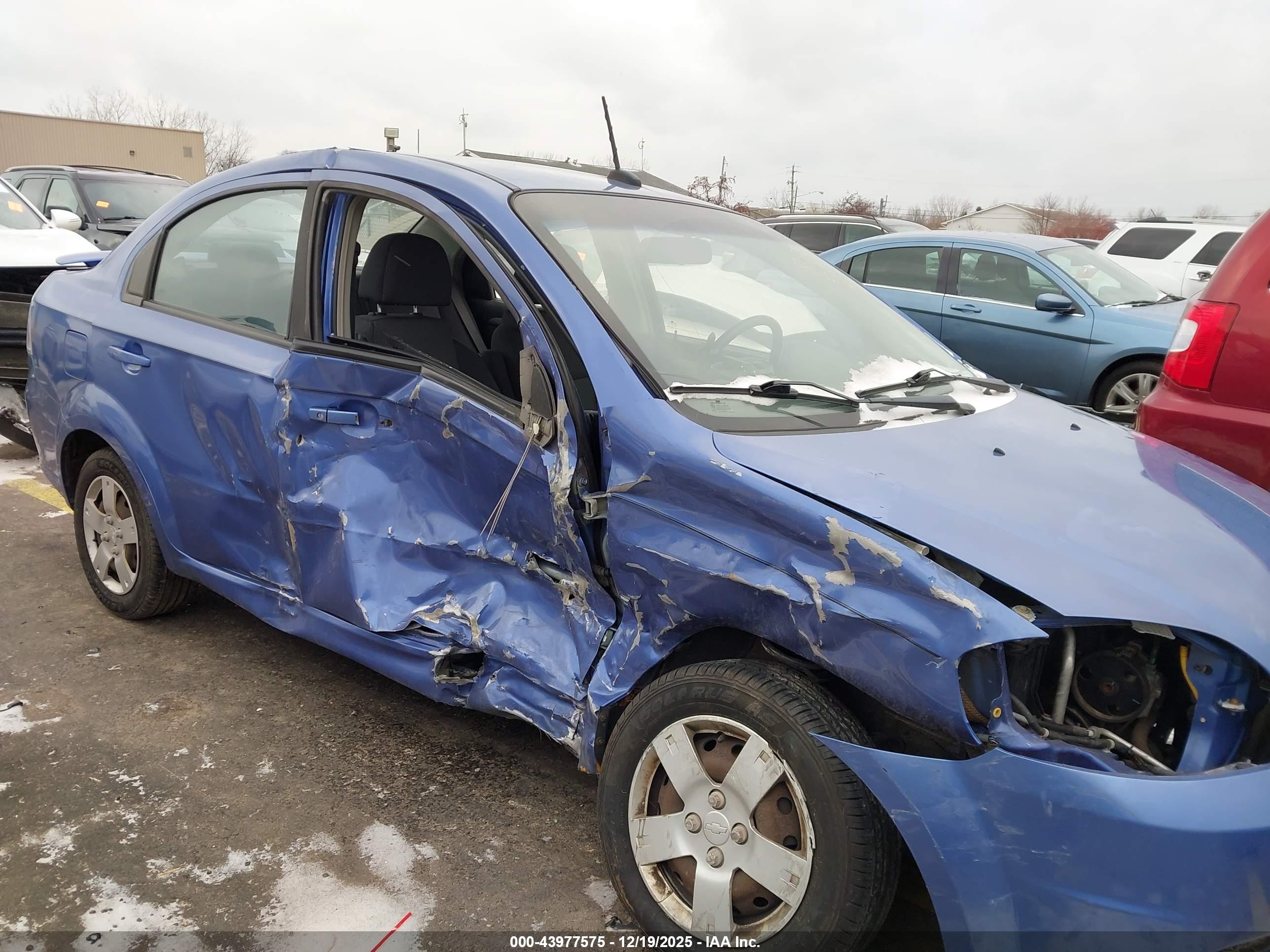 CHEVROLET AVEO image 6