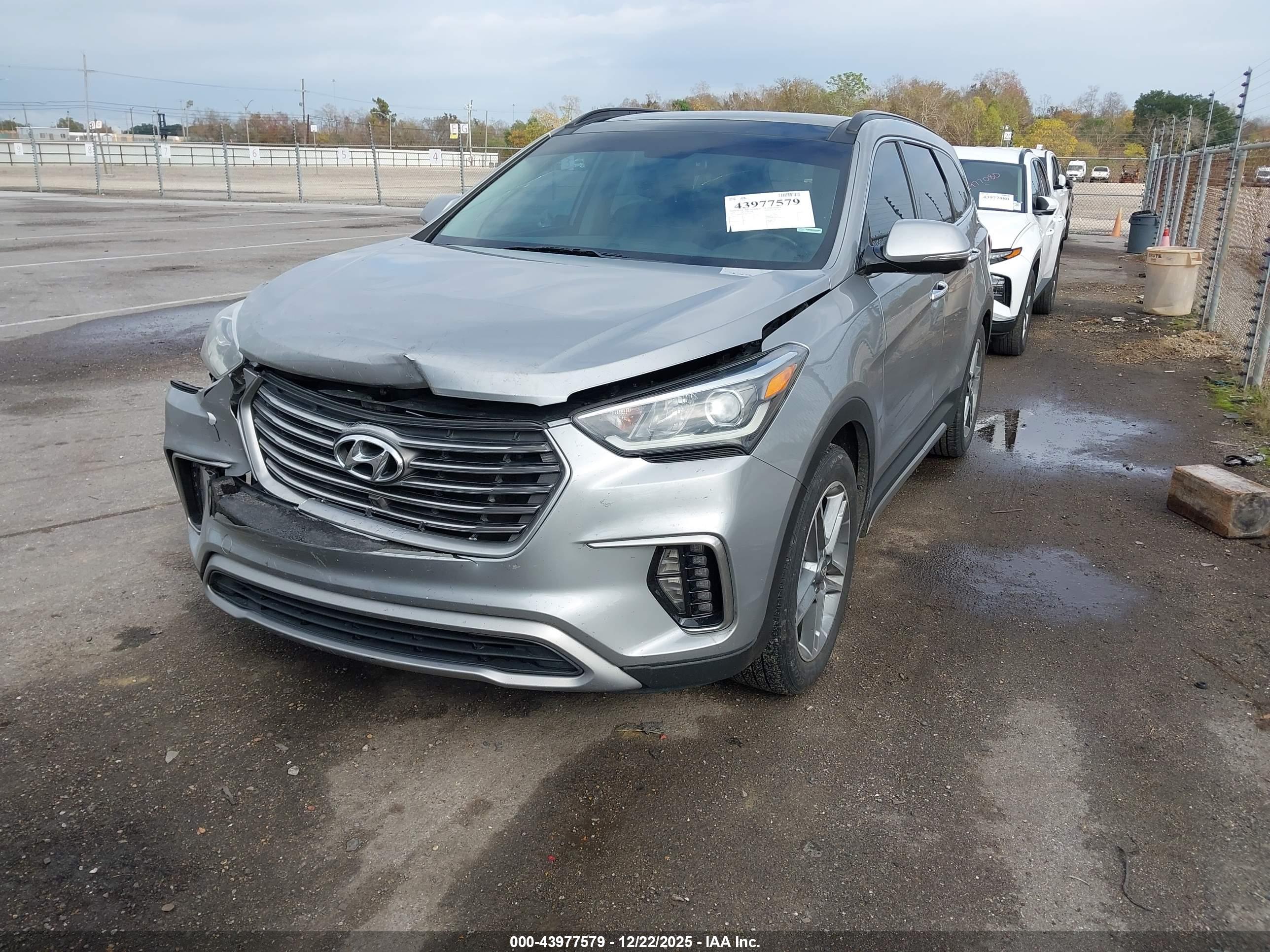 HYUNDAI SANTA image 2