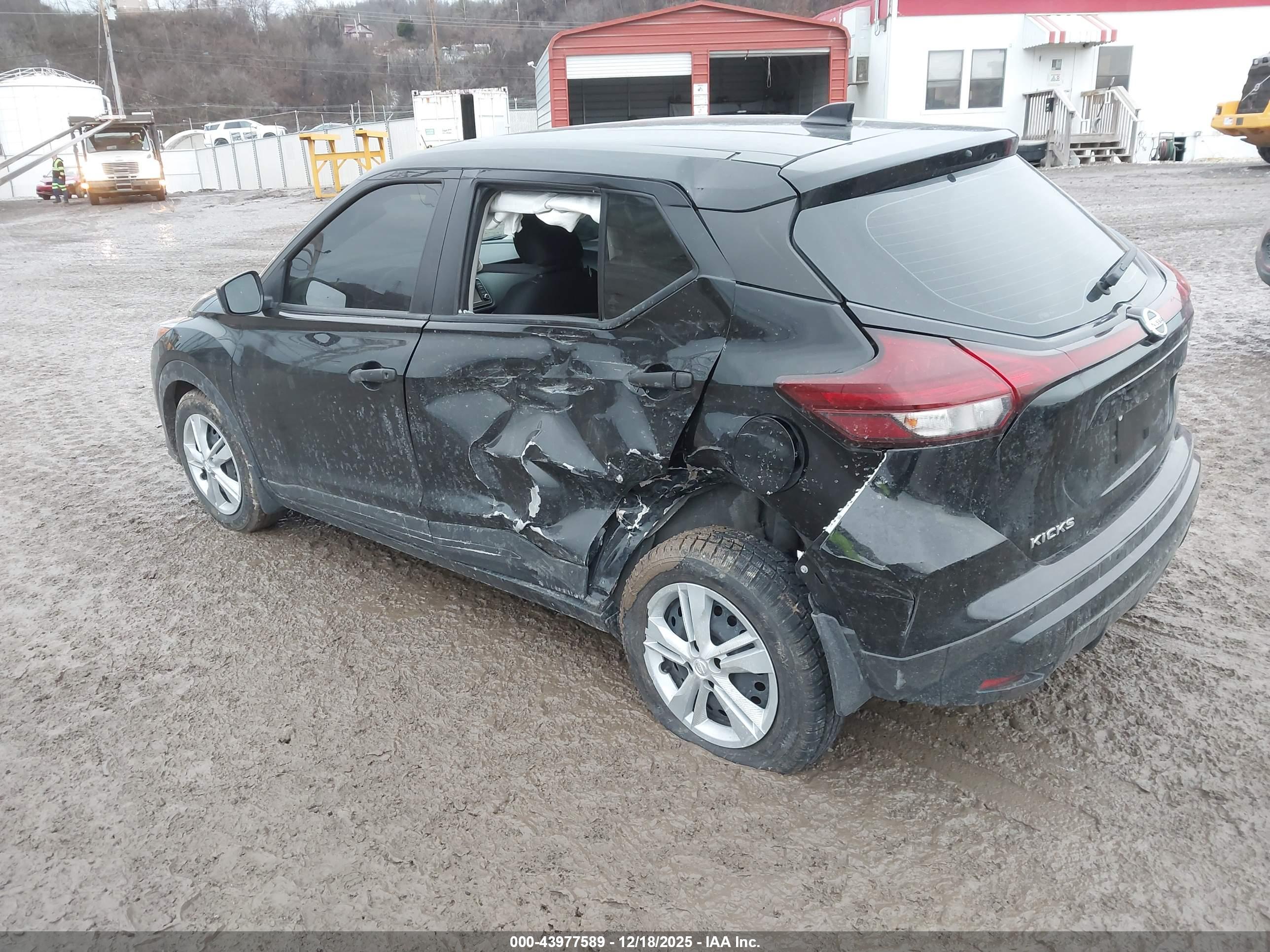 NISSAN KICKS image 3