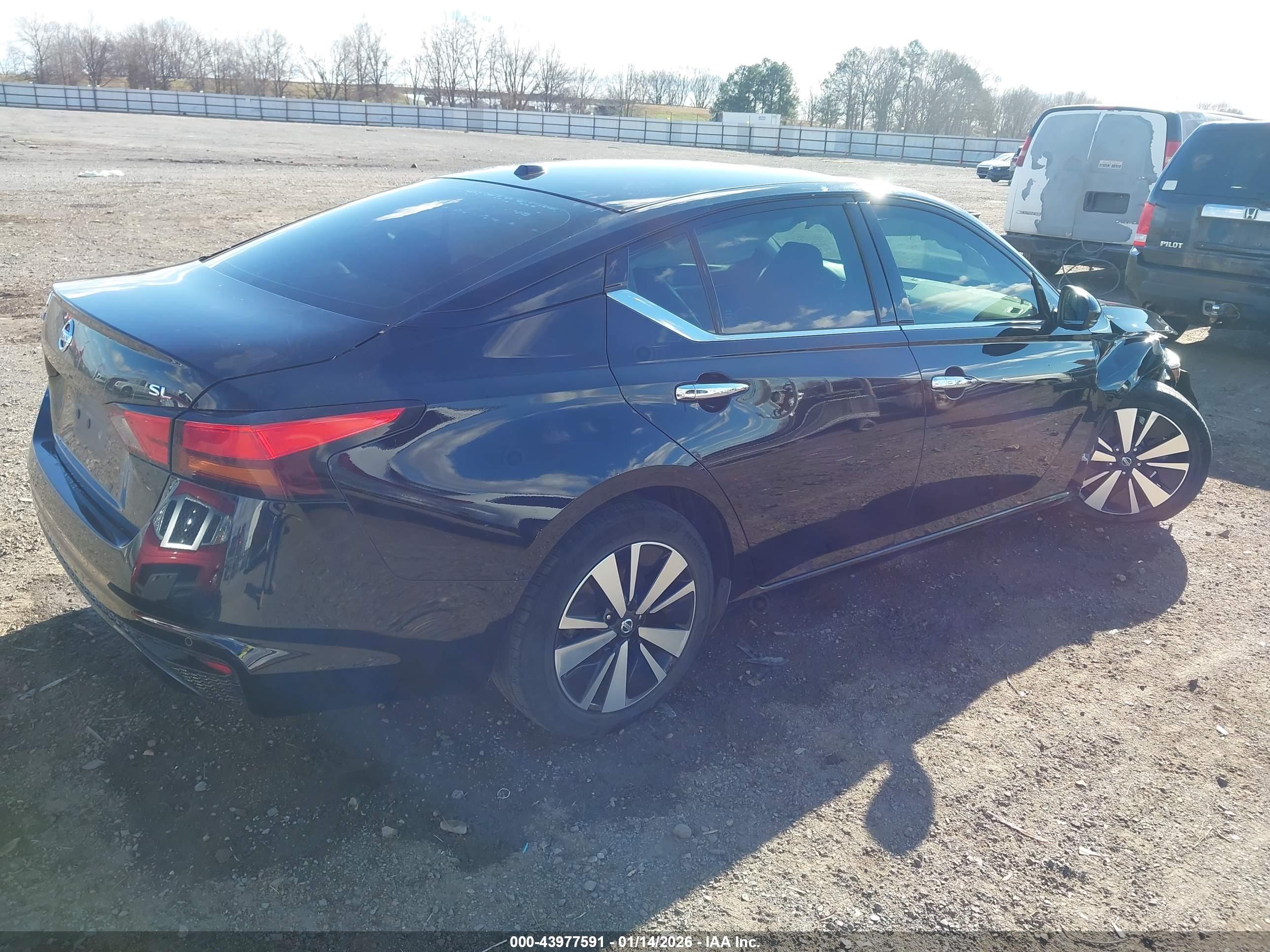 NISSAN ALTIMA image 4