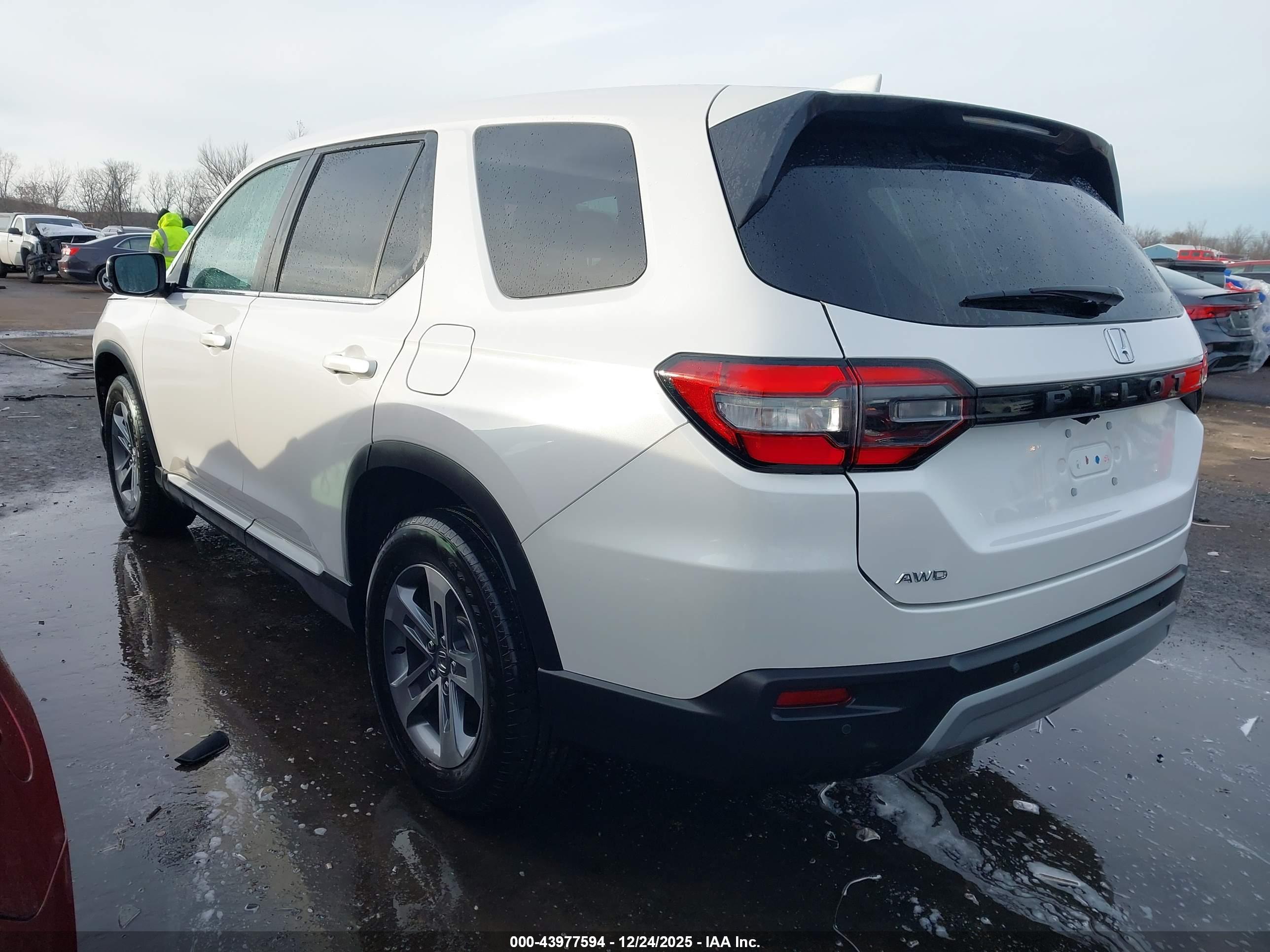 HONDA PILOT image 3