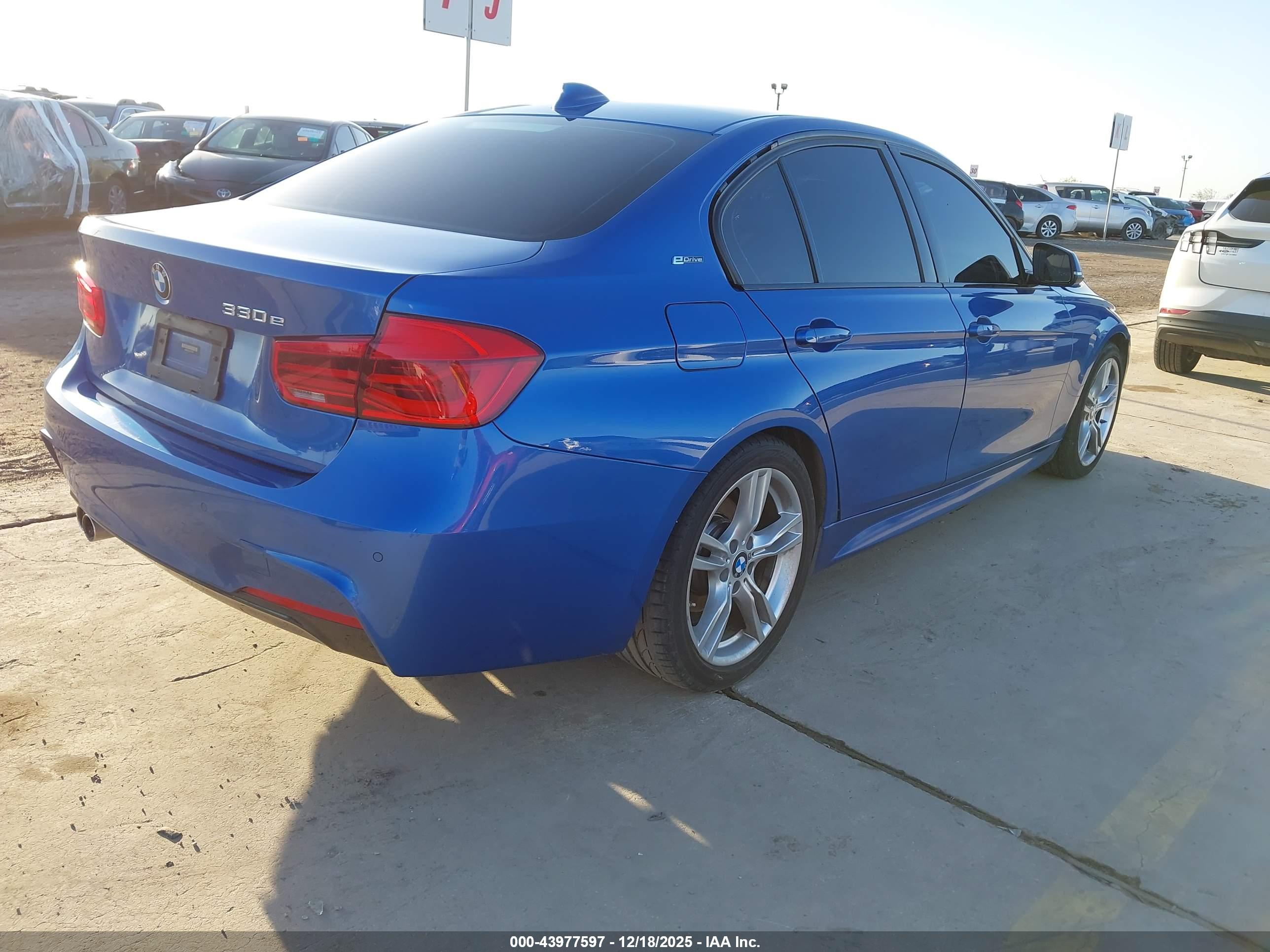 BMW 330E image 4