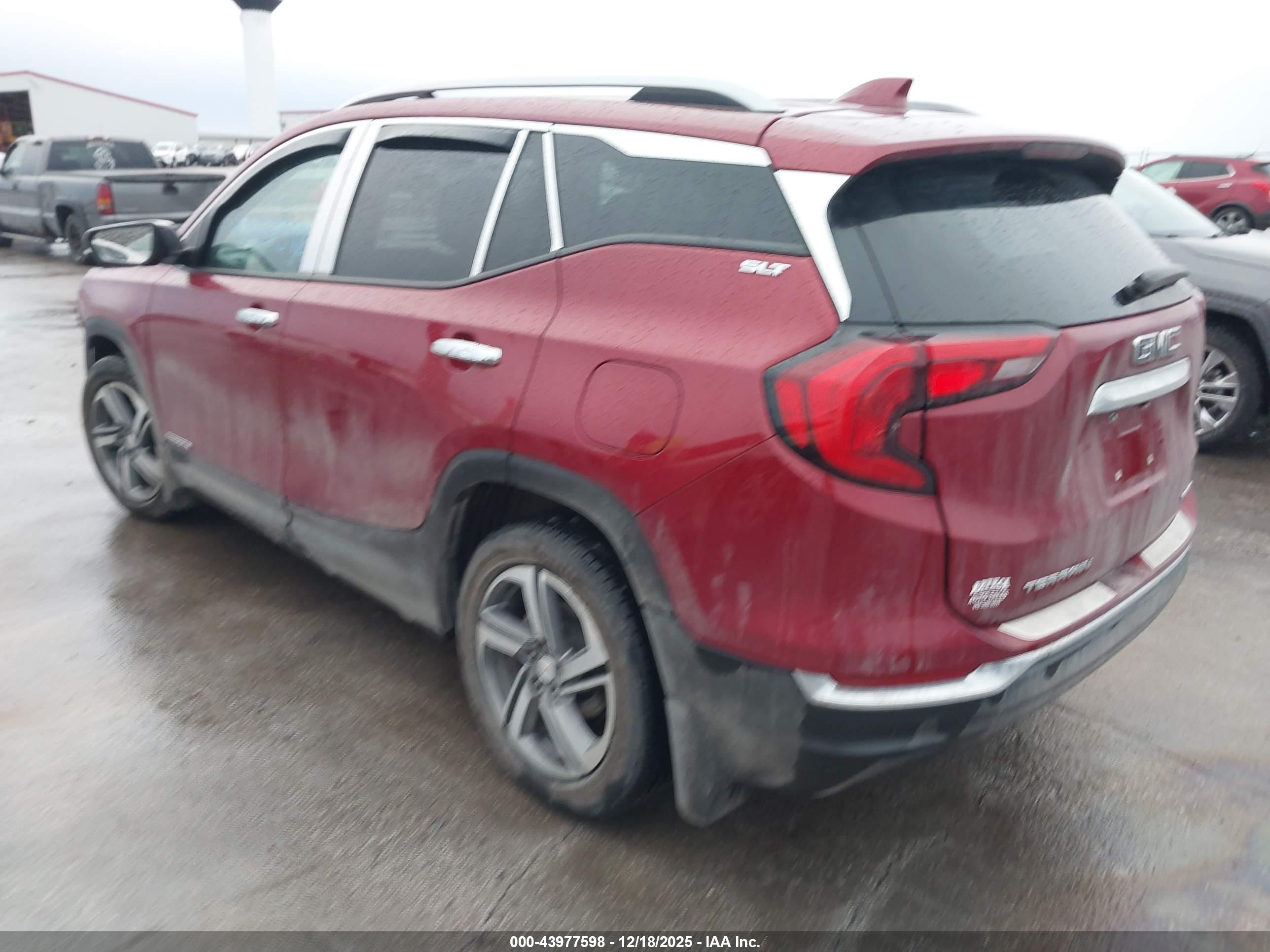 GMC TERRAIN image 3