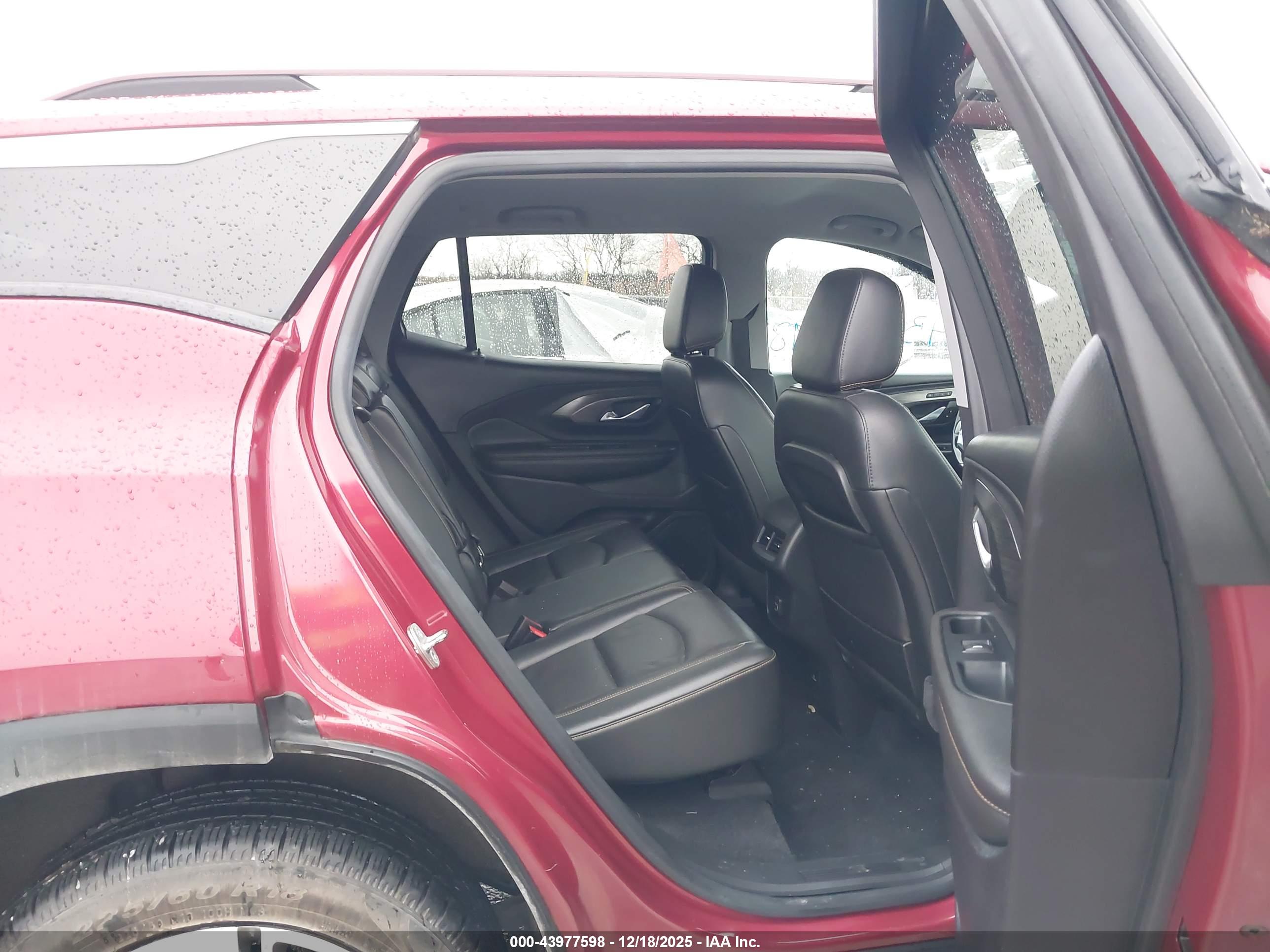 GMC TERRAIN image 8