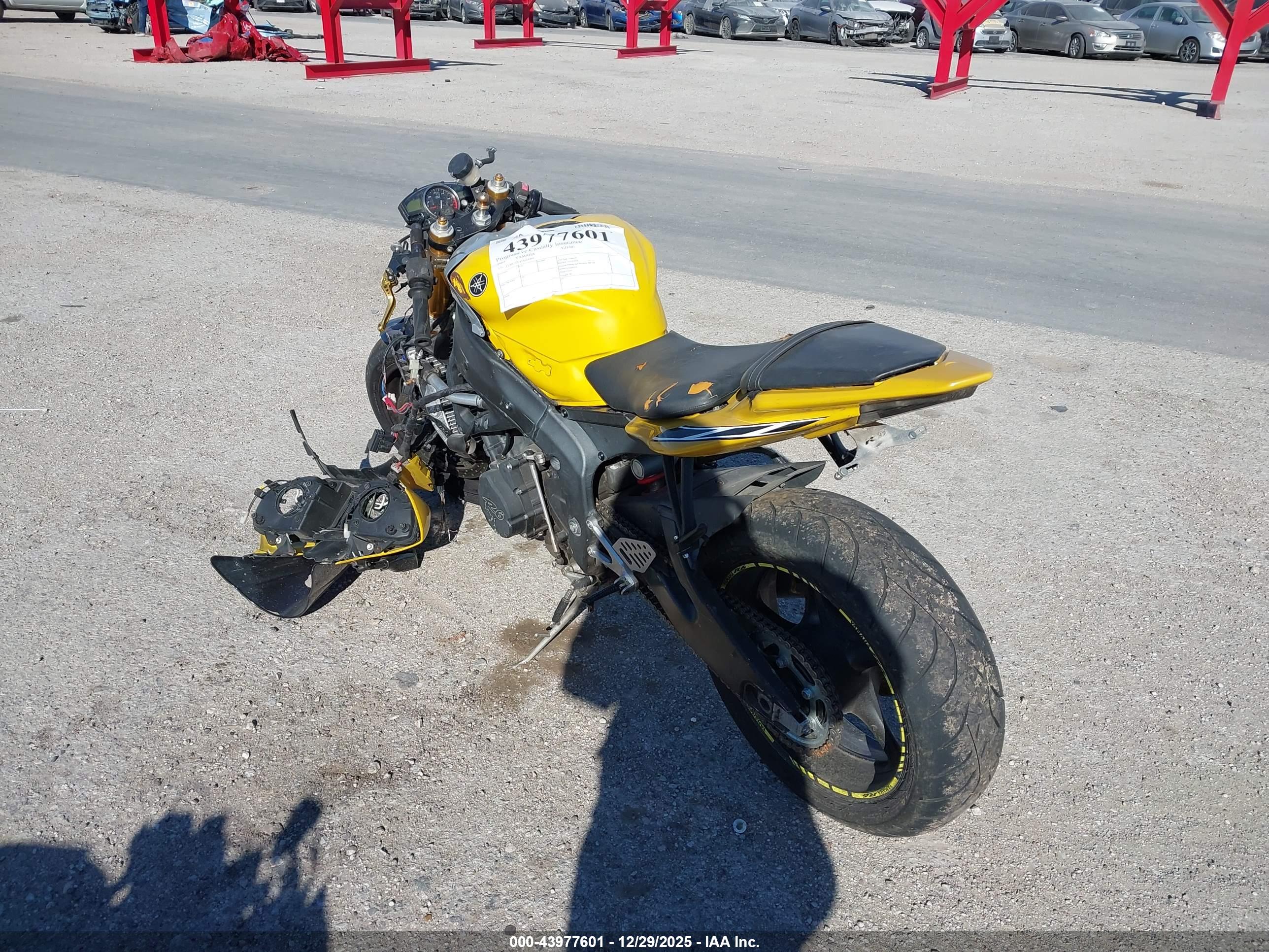 YAMAHA YZFR6 image 3