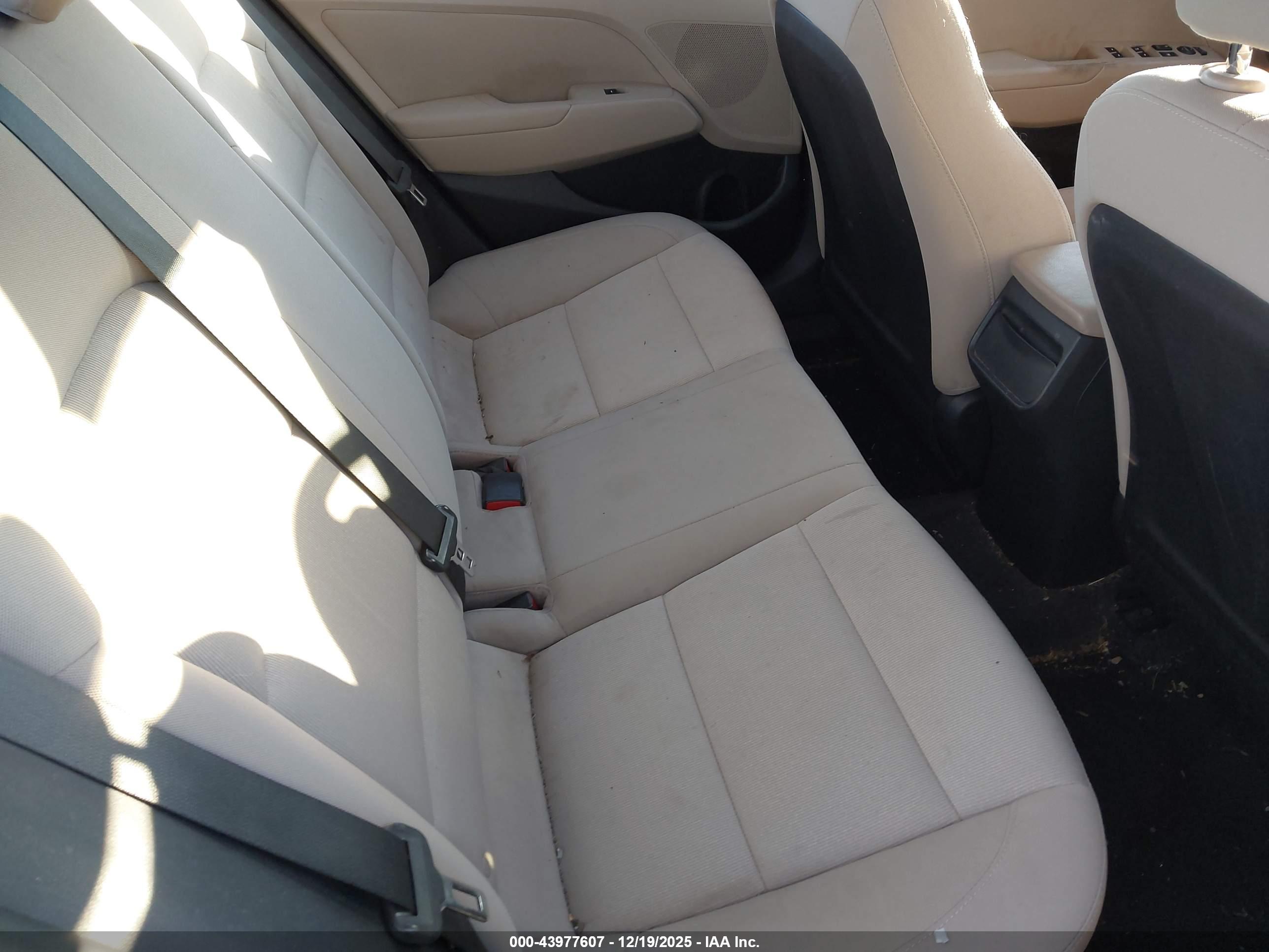 HYUNDAI ELANTRA image 8