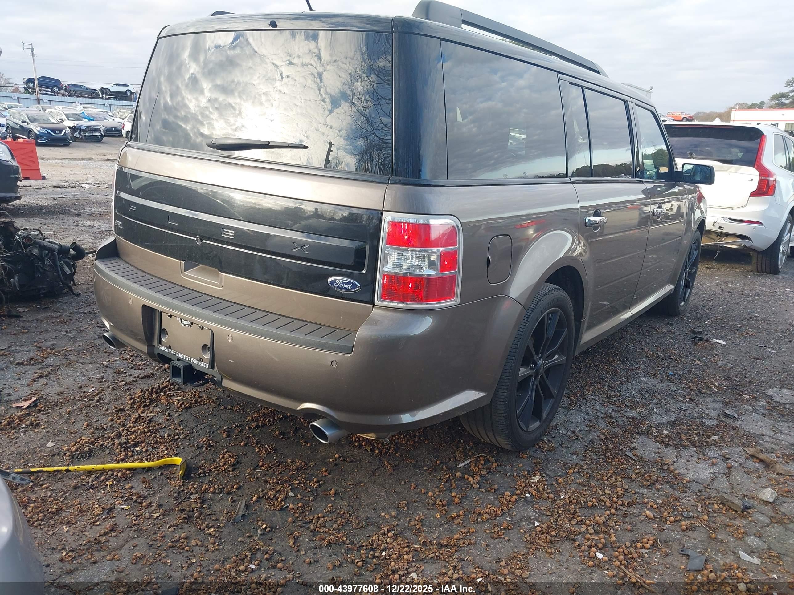 FORD FLEX image 4