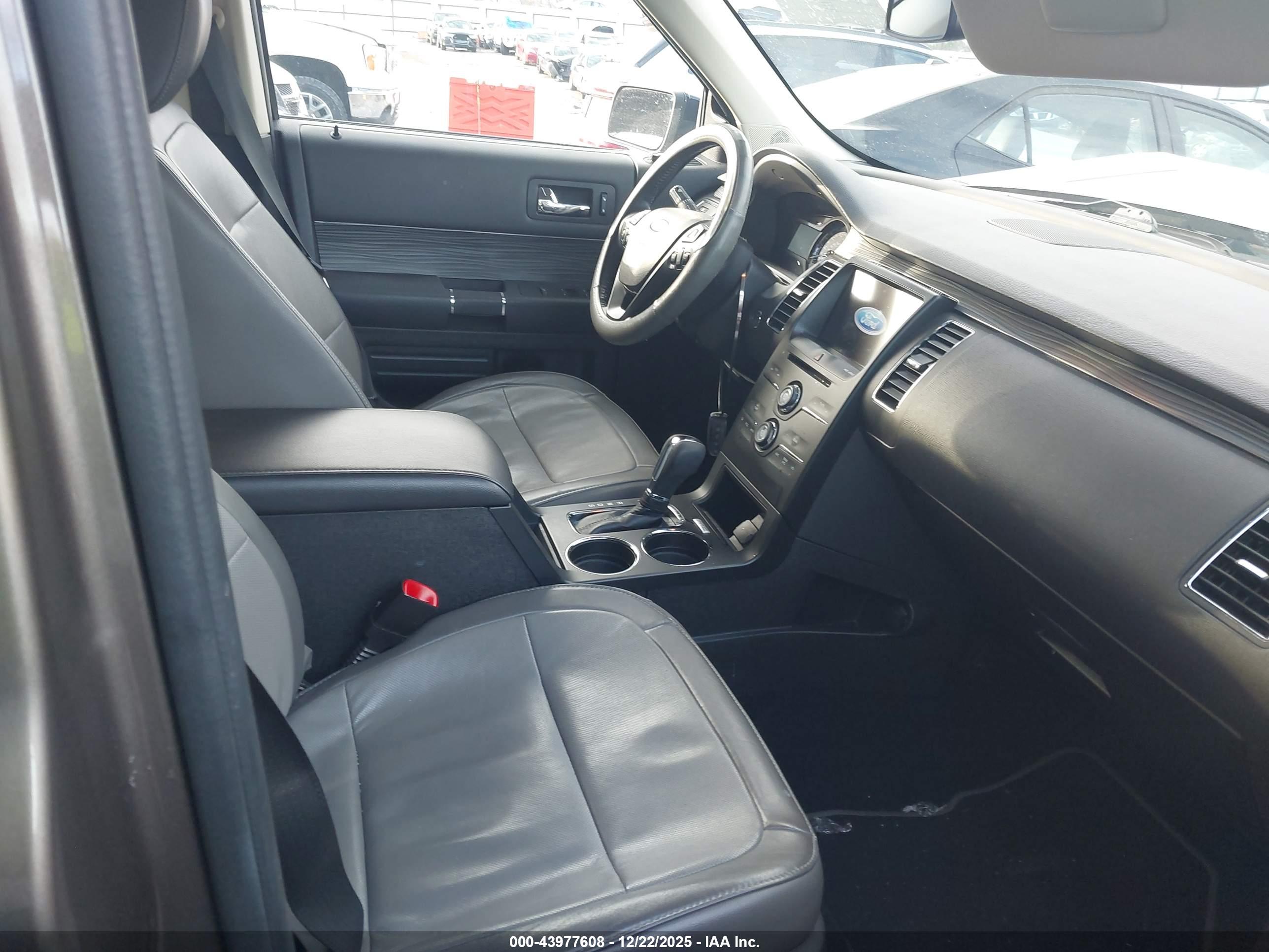 FORD FLEX image 5