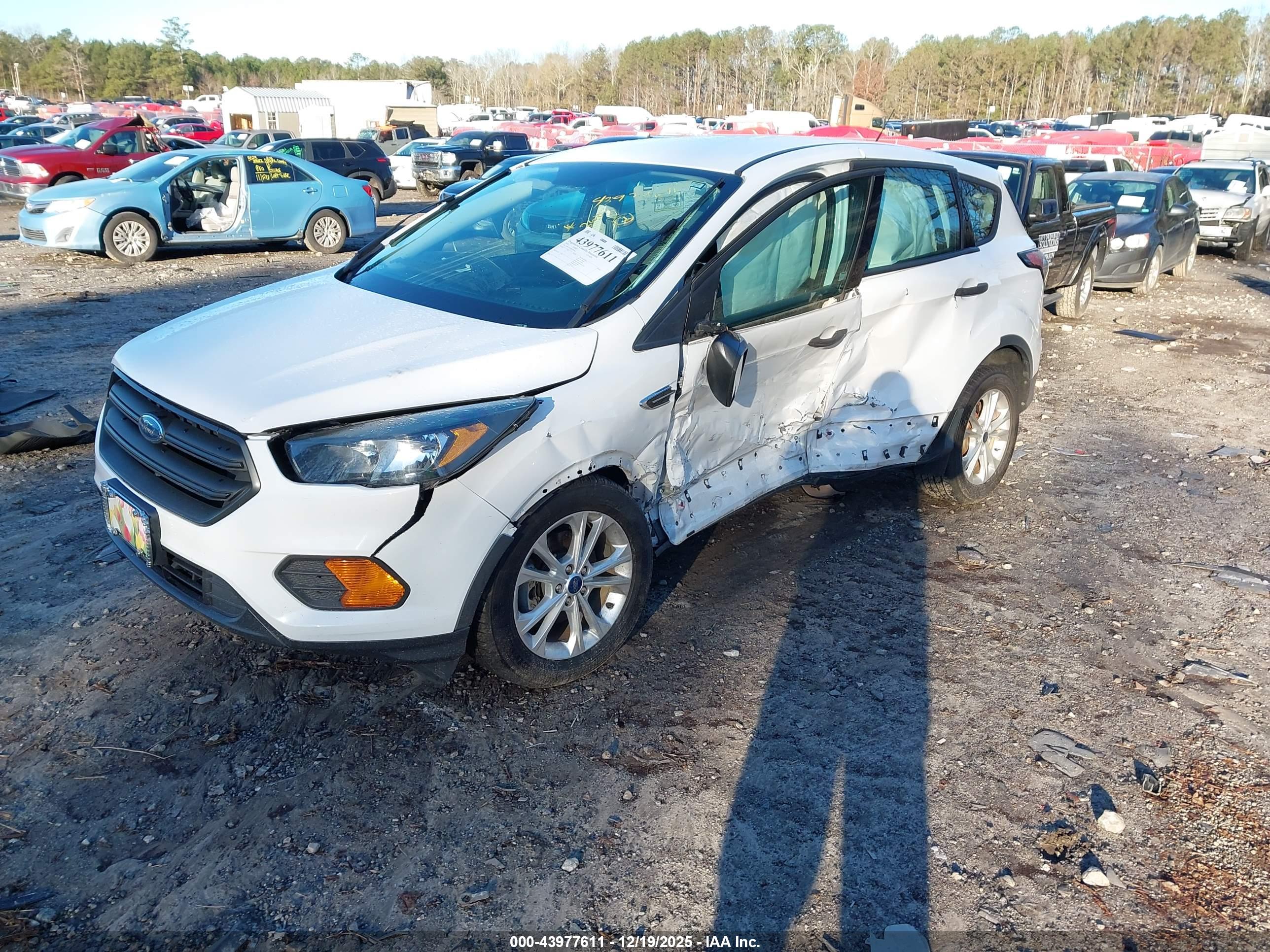 FORD ESCAPE image 2