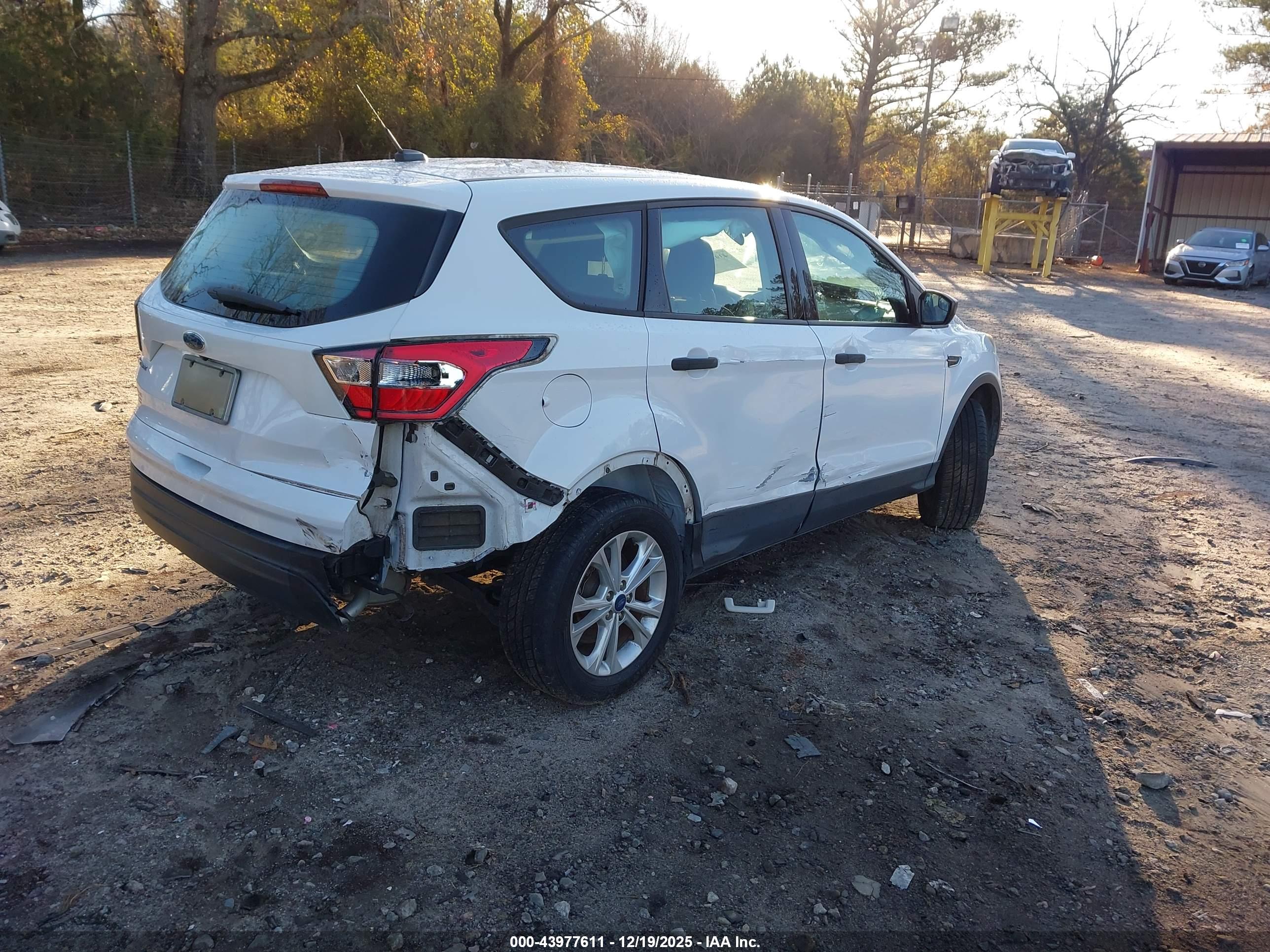 FORD ESCAPE image 4