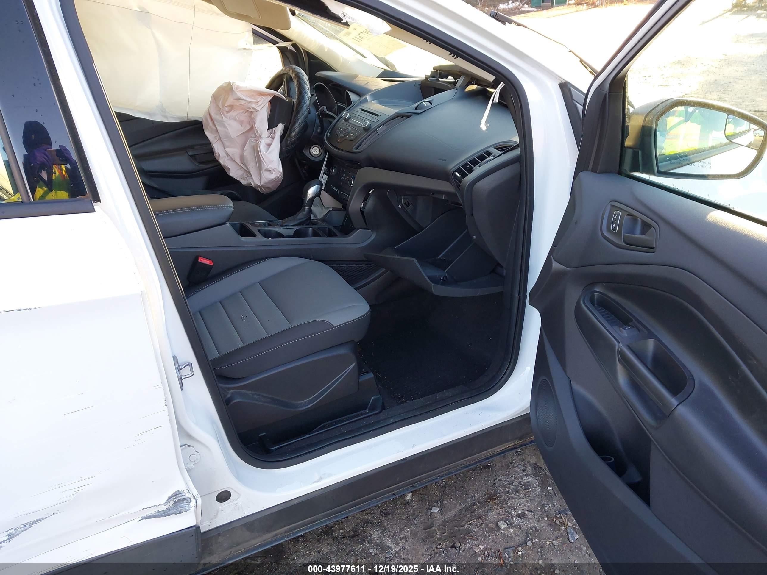 FORD ESCAPE image 5