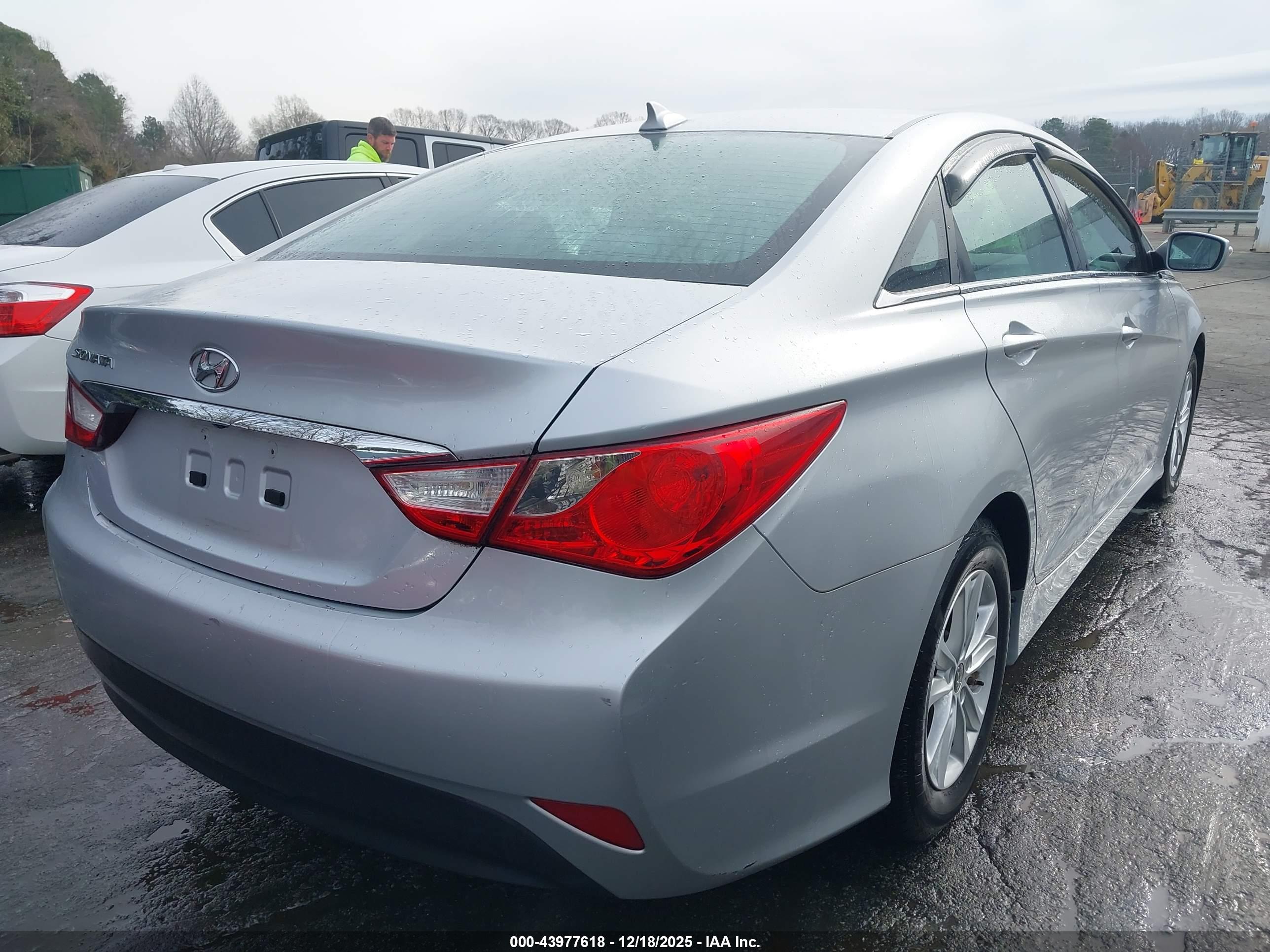 HYUNDAI SONATA image 4