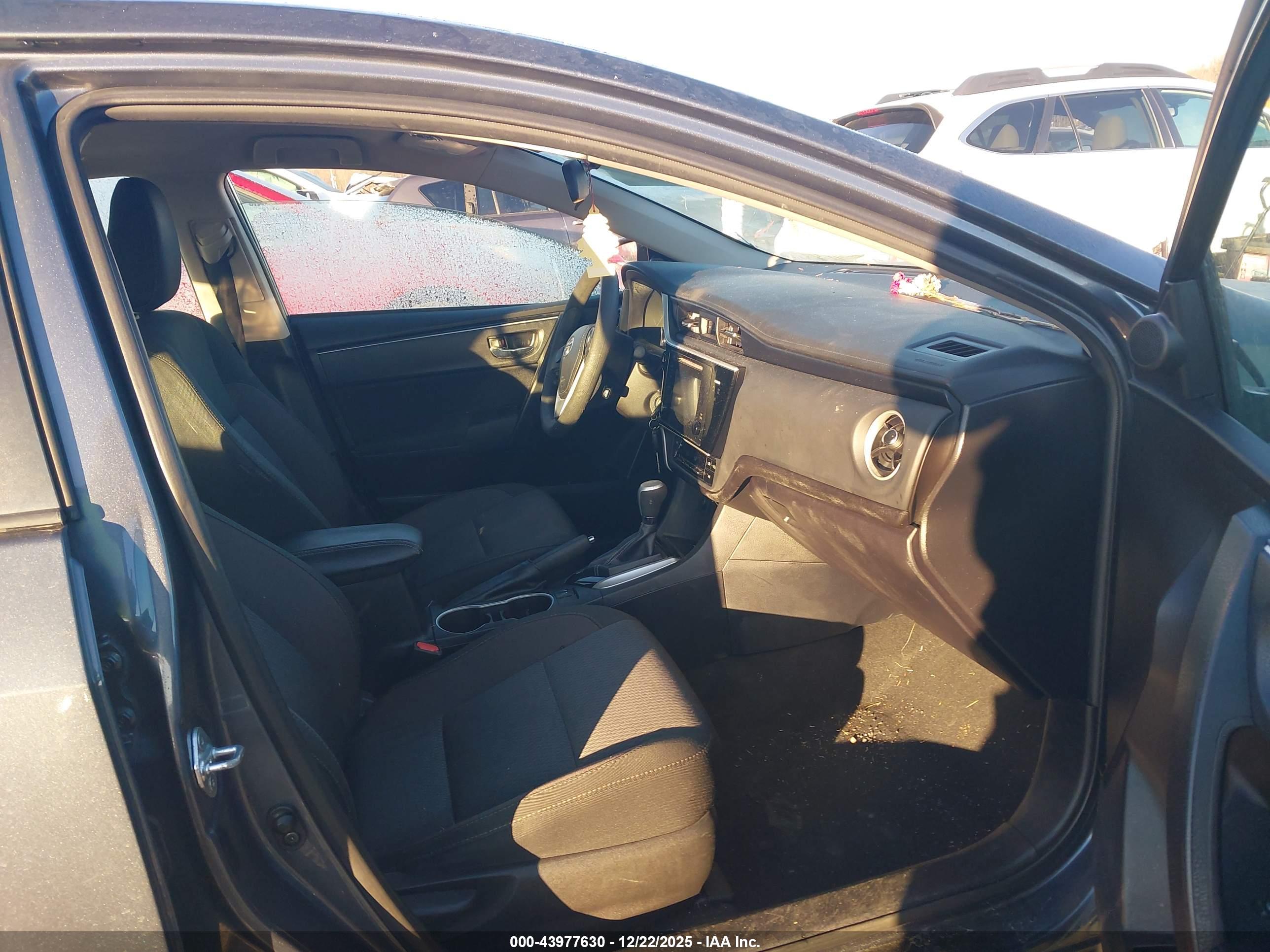 TOYOTA COROLLA image 5