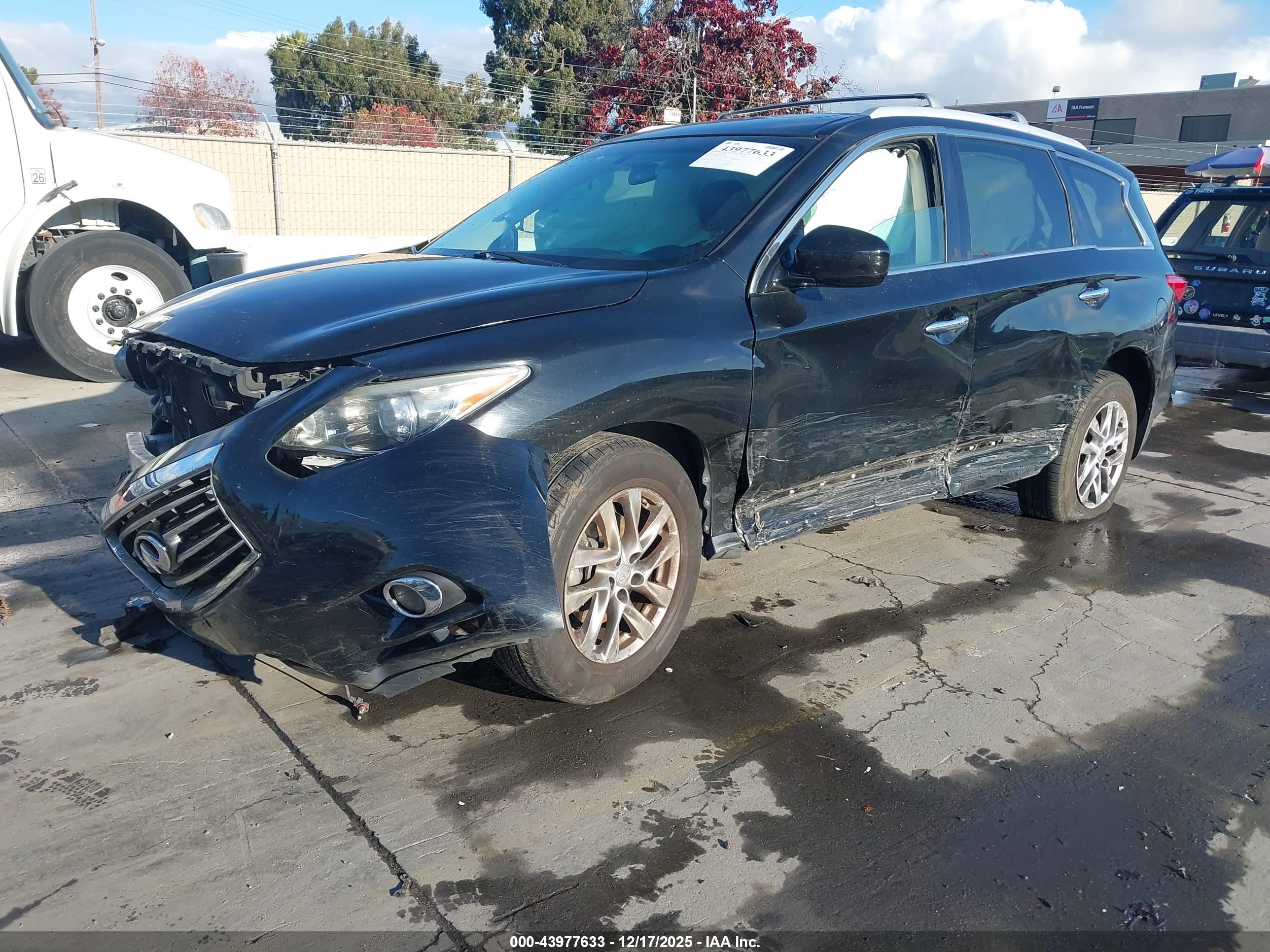 INFINITI JX35 image 2
