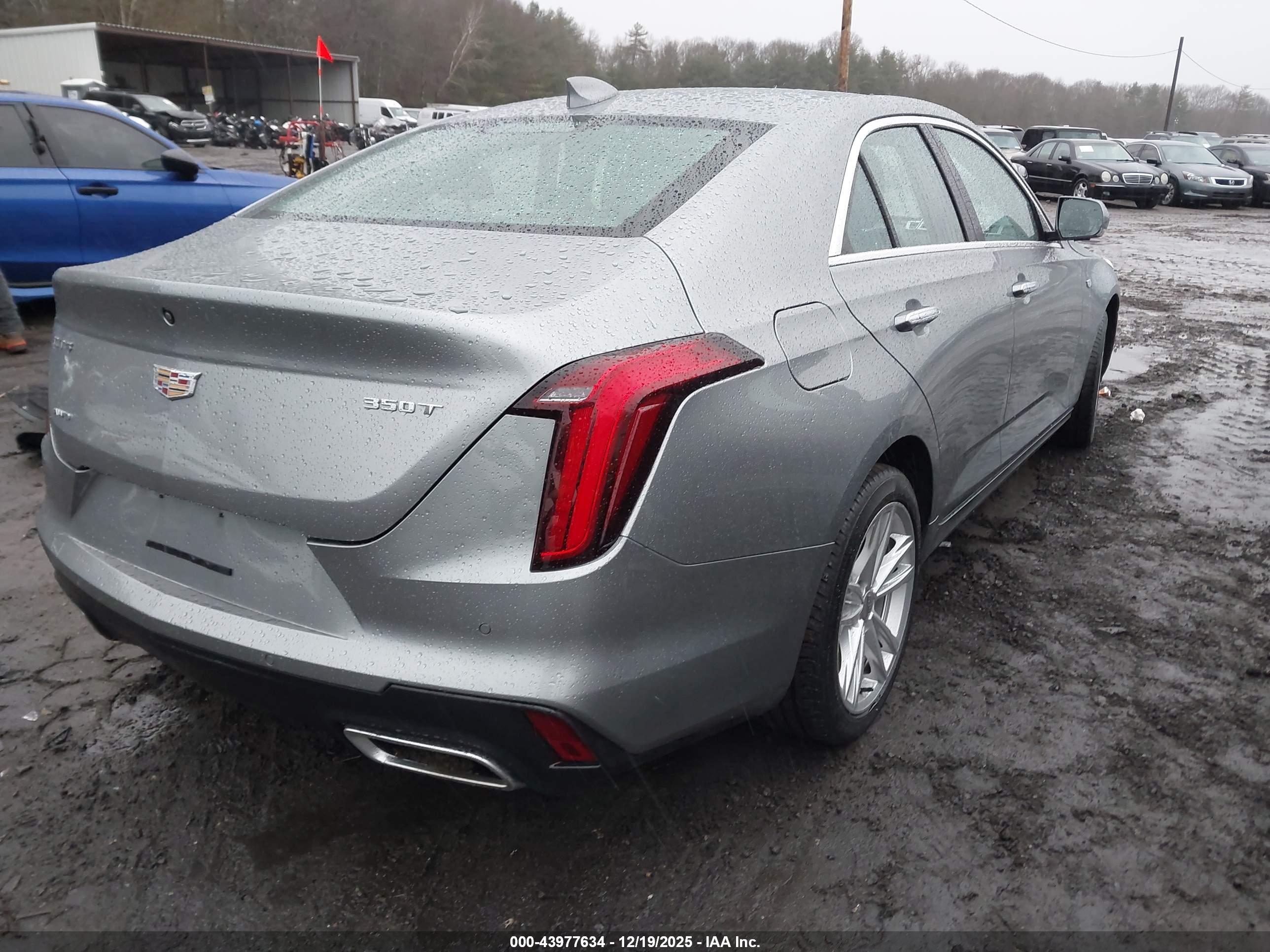 CADILLAC CT4 image 4
