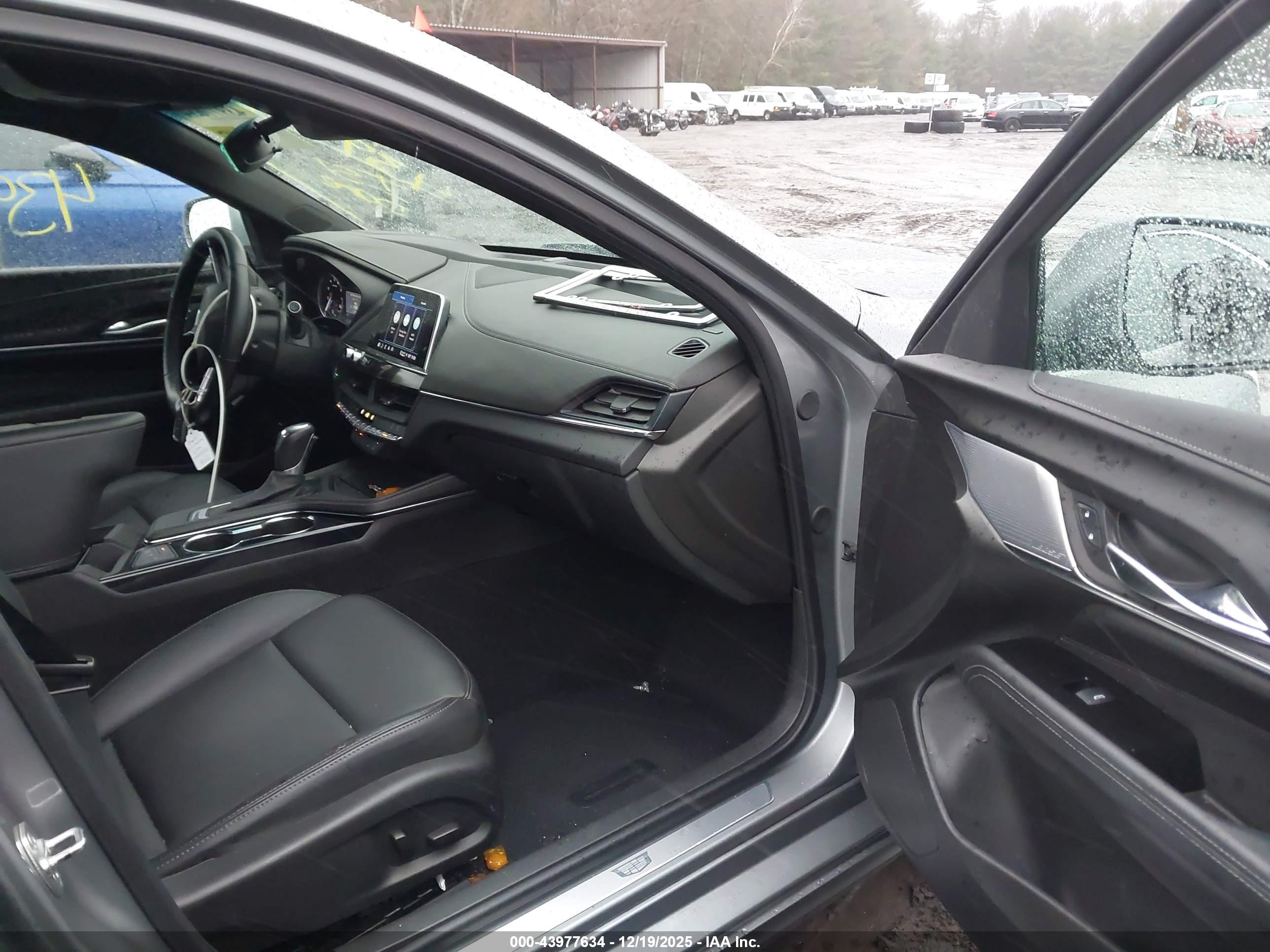 CADILLAC CT4 image 5