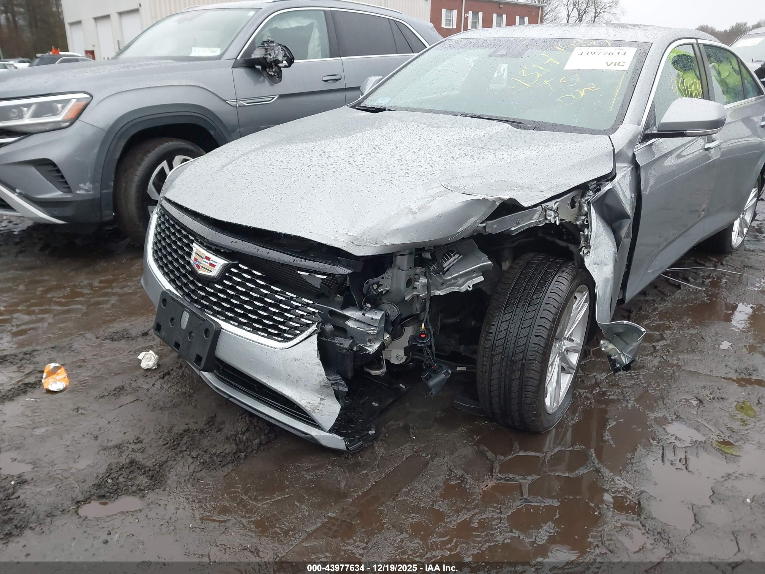 CADILLAC CT4 image 6